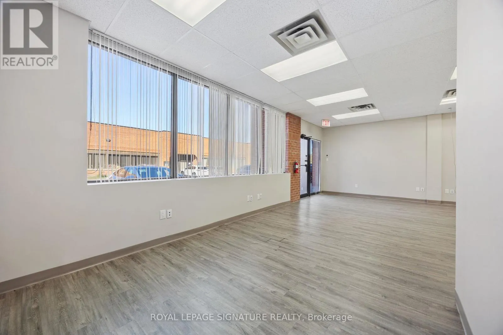 5&12 - 2285 DUNWIN DRIVE