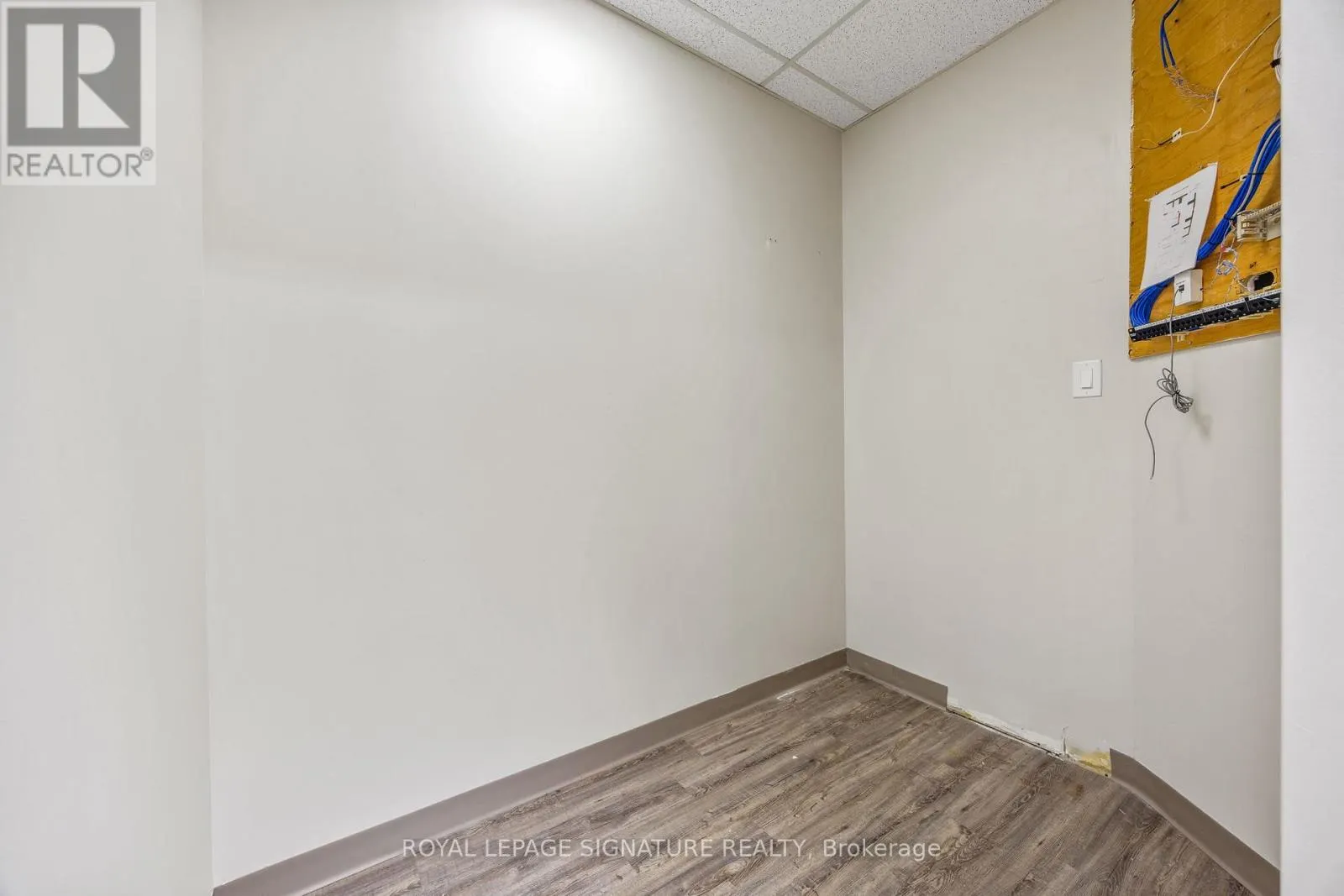 5&12 - 2285 DUNWIN DRIVE