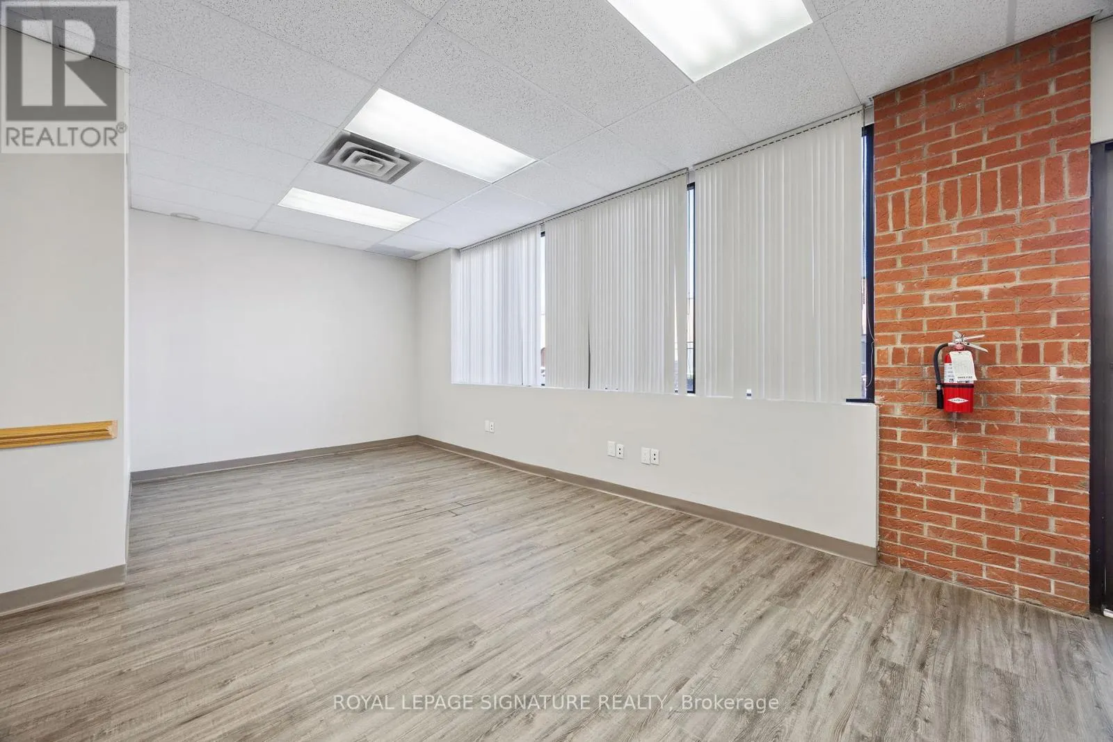5&12 - 2285 DUNWIN DRIVE