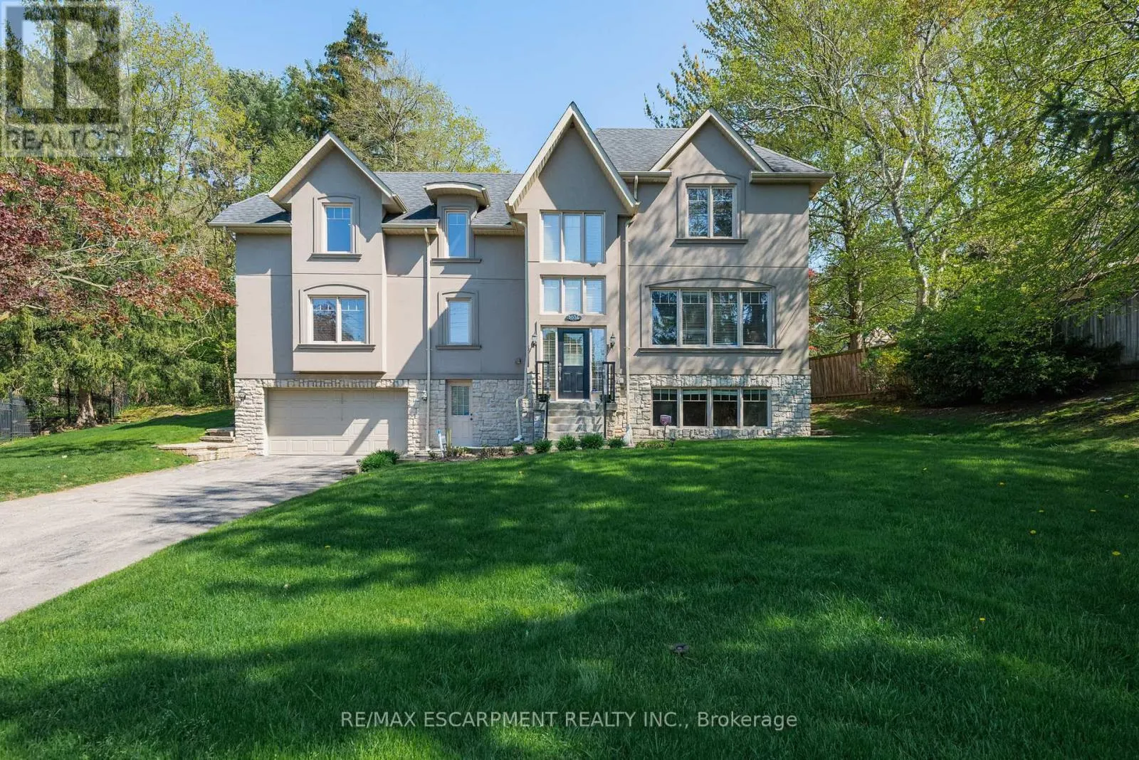 1034 LAKESHORE ROAD W