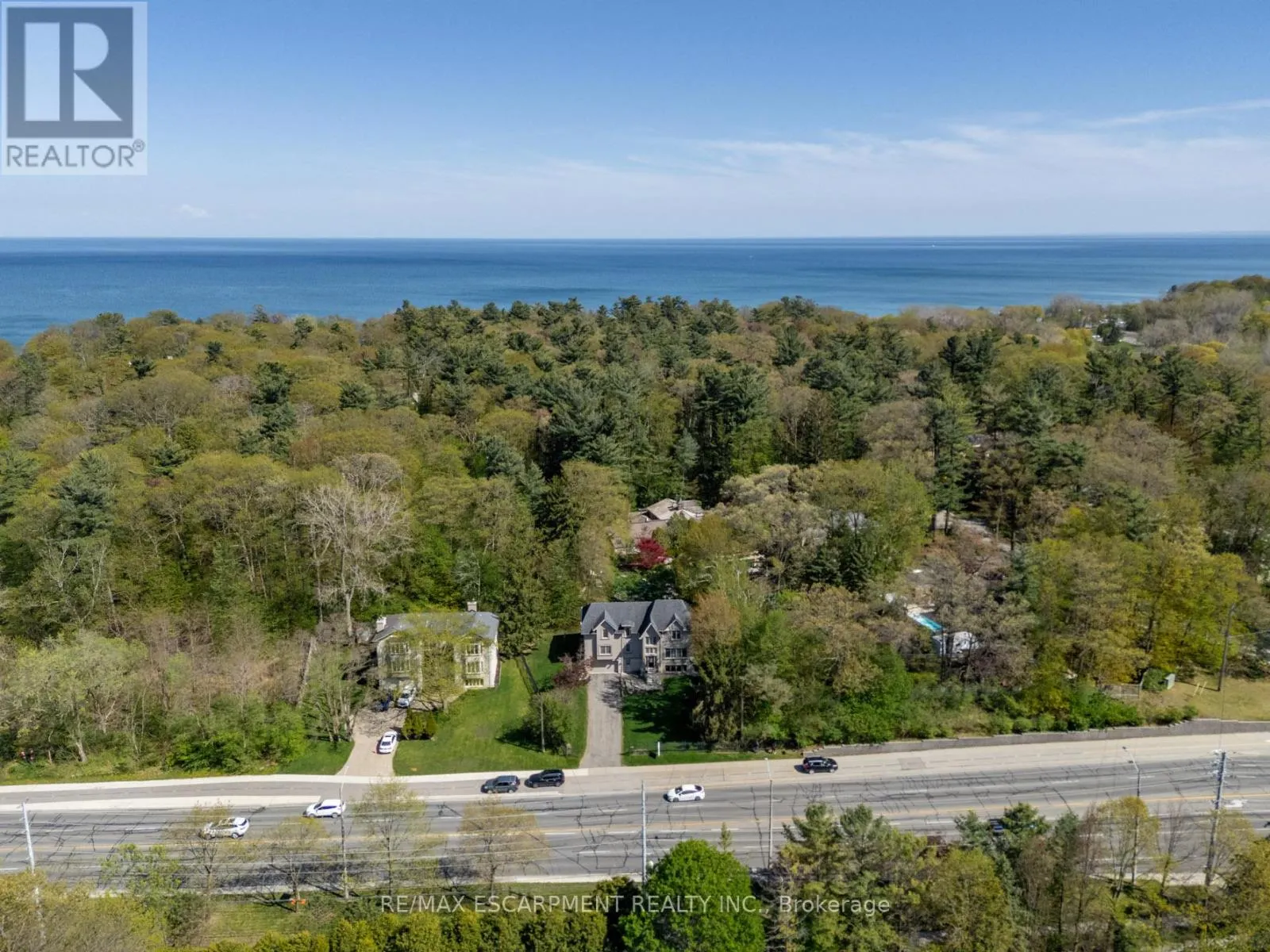 1034 LAKESHORE ROAD W