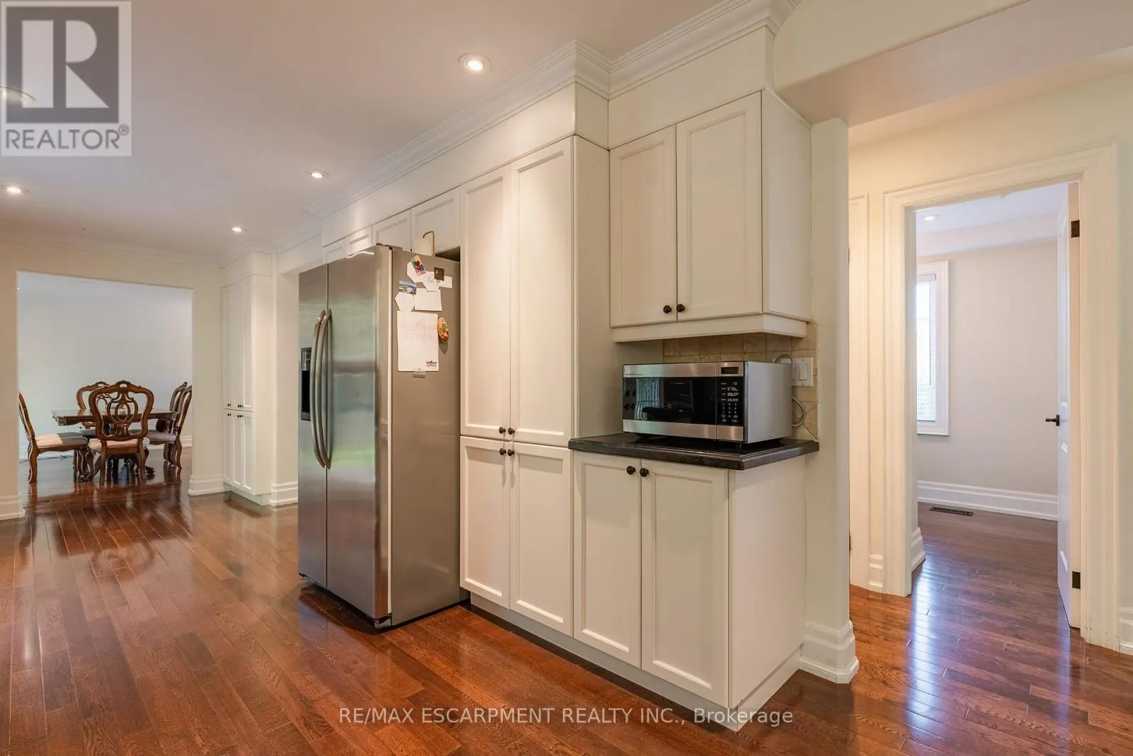 1034 LAKESHORE ROAD W