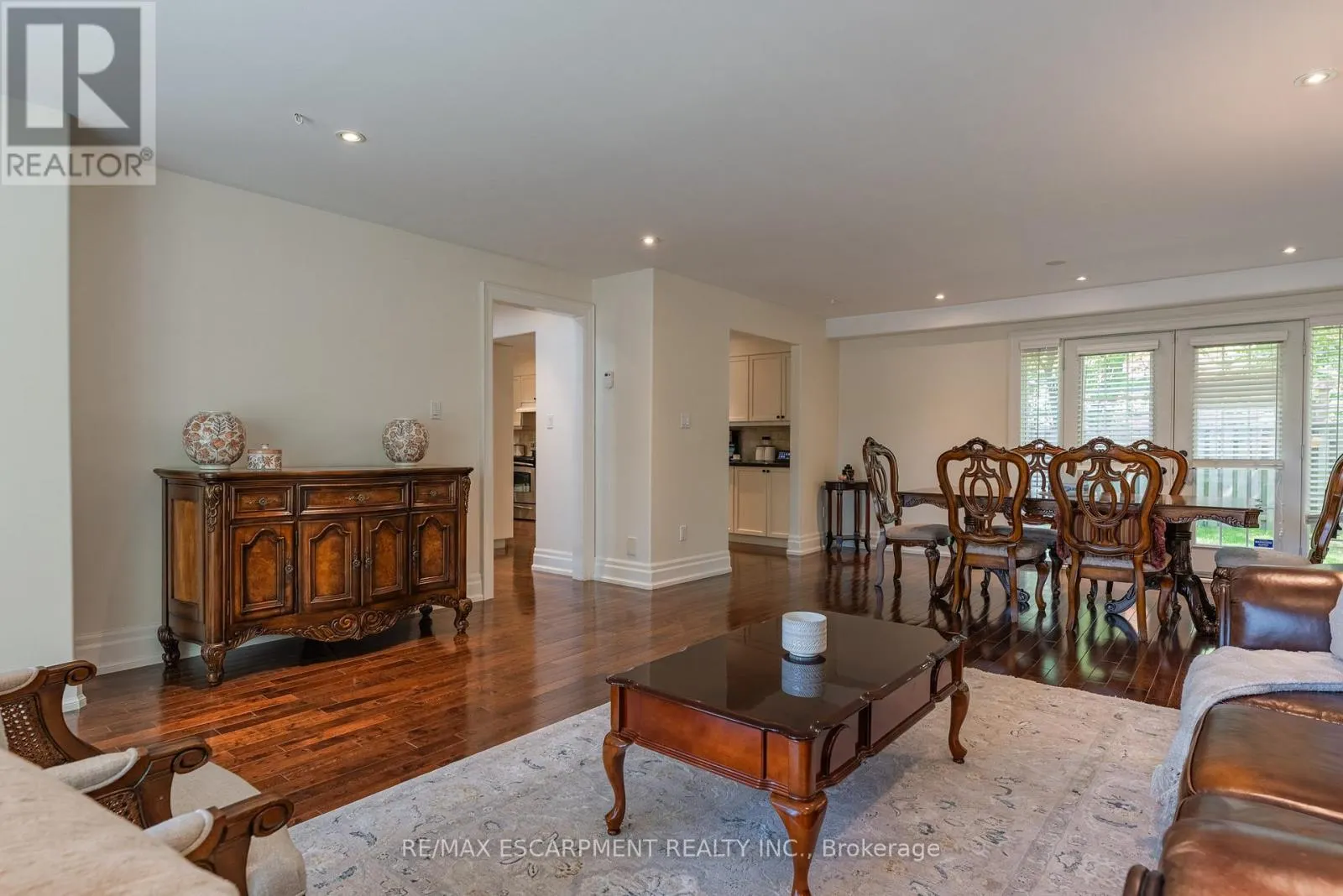 1034 LAKESHORE ROAD W