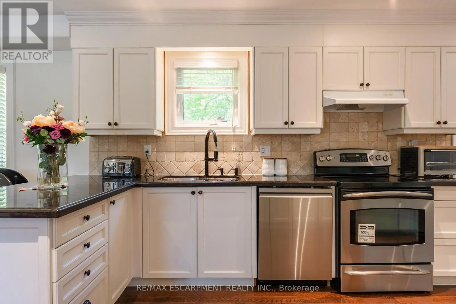 1034 LAKESHORE ROAD W