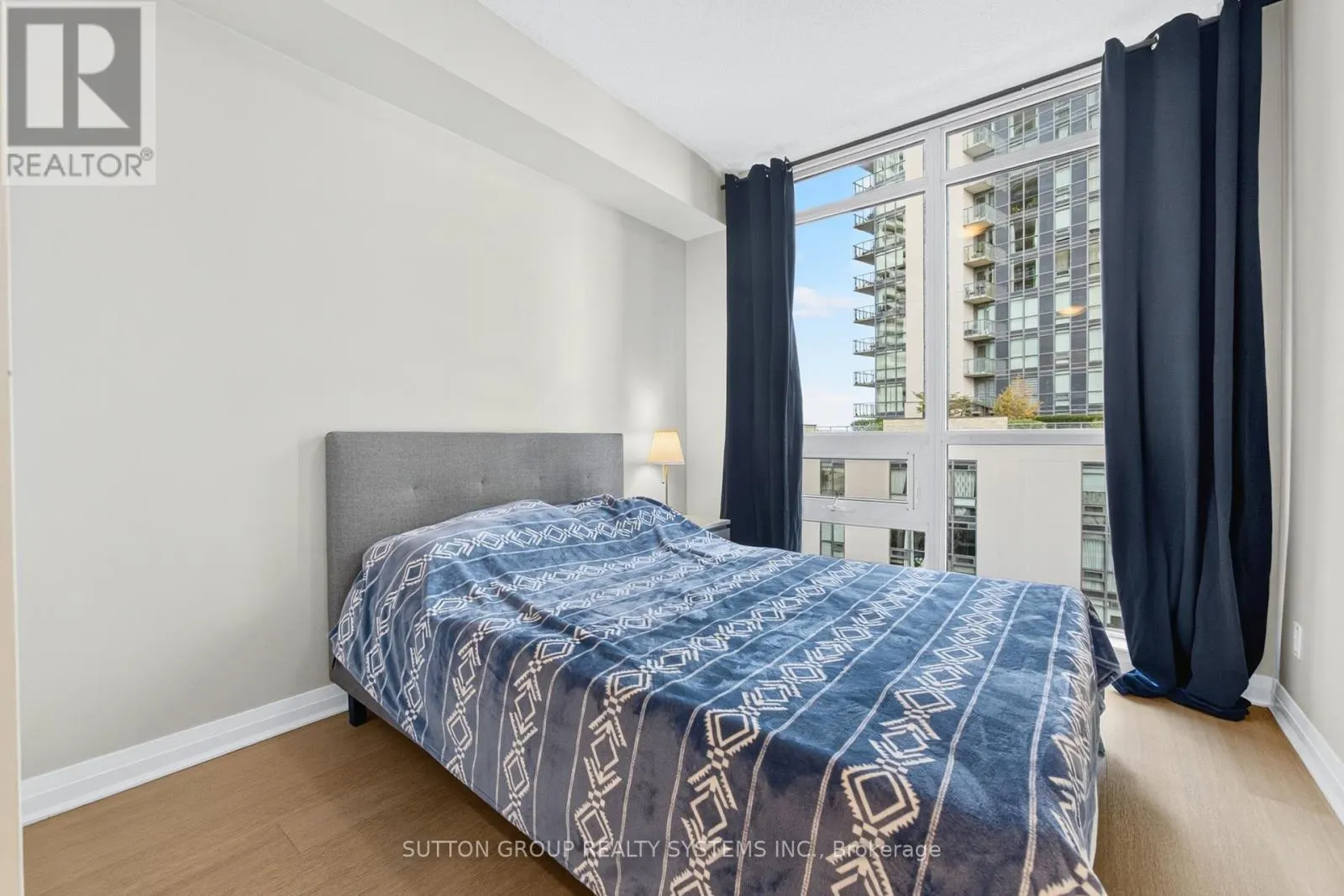 815 - 60 ANNIE CRAIG DRIVE