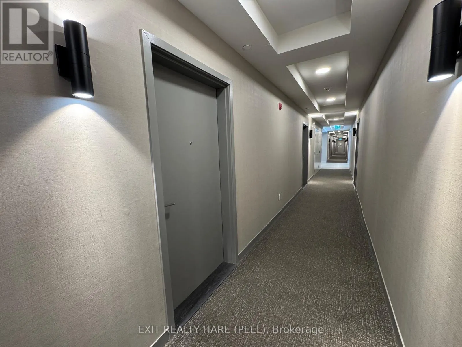 115 - 62 SKY HARBOUR DRIVE
