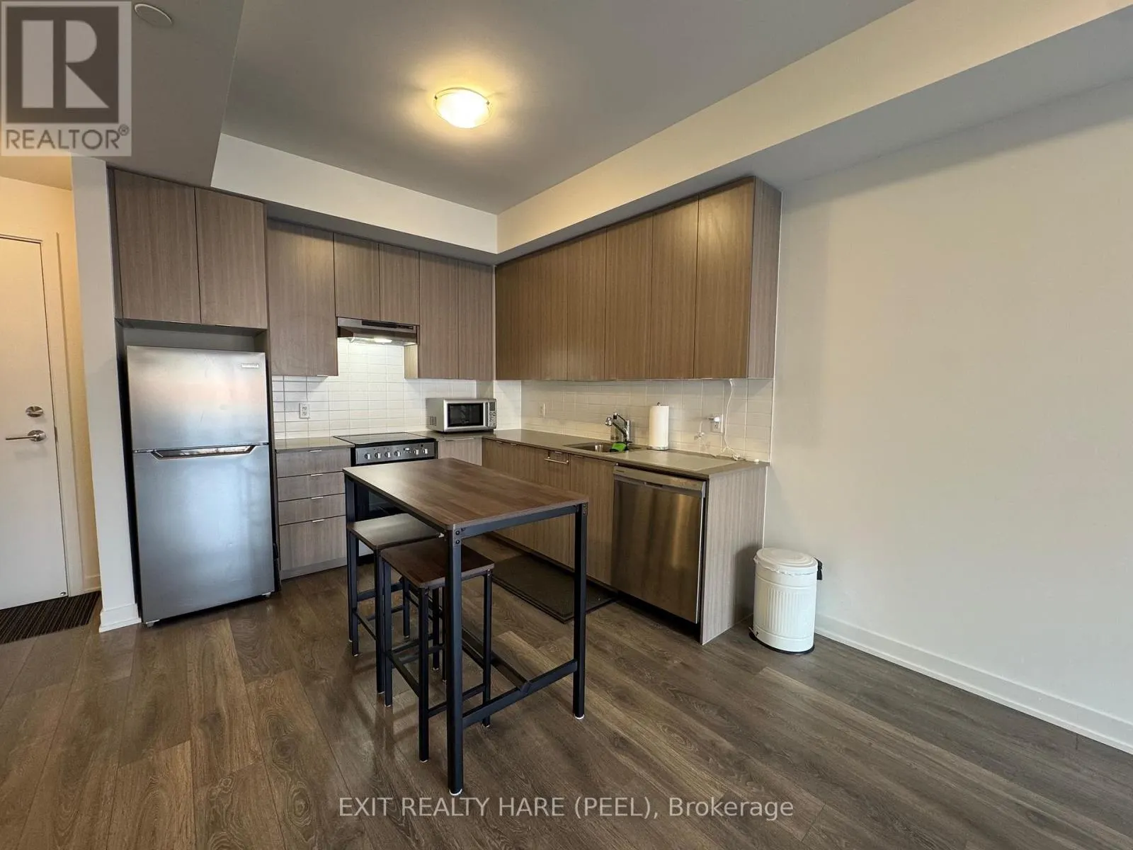 115 - 62 SKY HARBOUR DRIVE