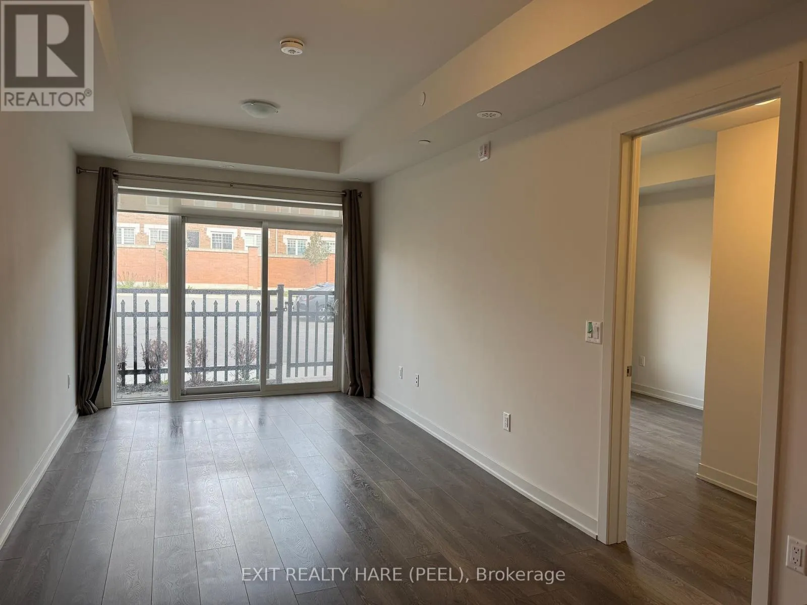 115 - 62 SKY HARBOUR DRIVE