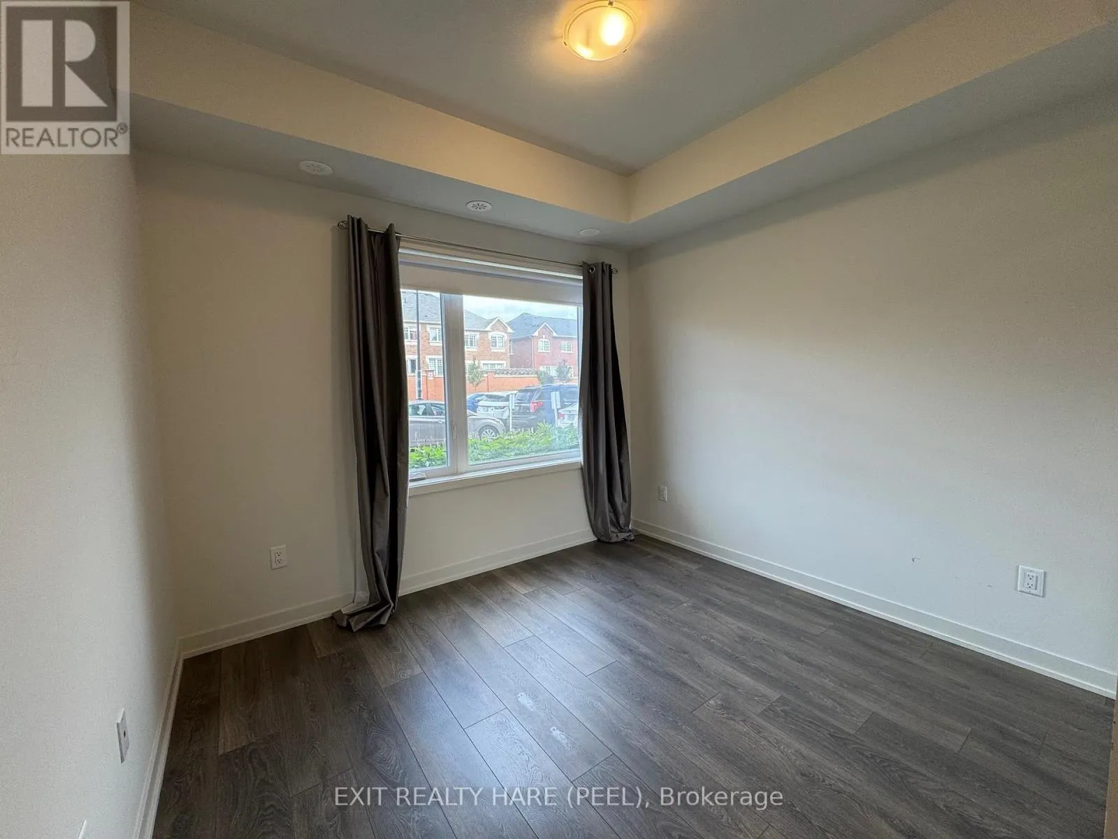 115 - 62 SKY HARBOUR DRIVE