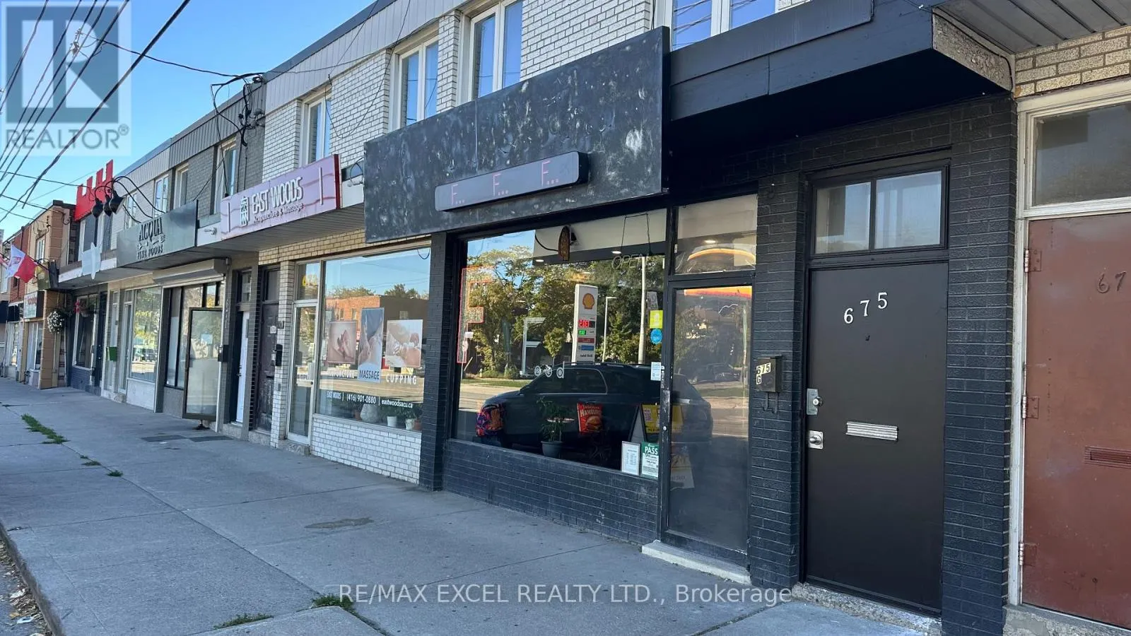 675 THE QUEENSWAY