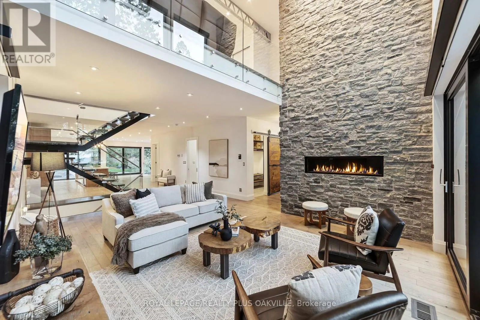 1207 STIRLING DRIVE