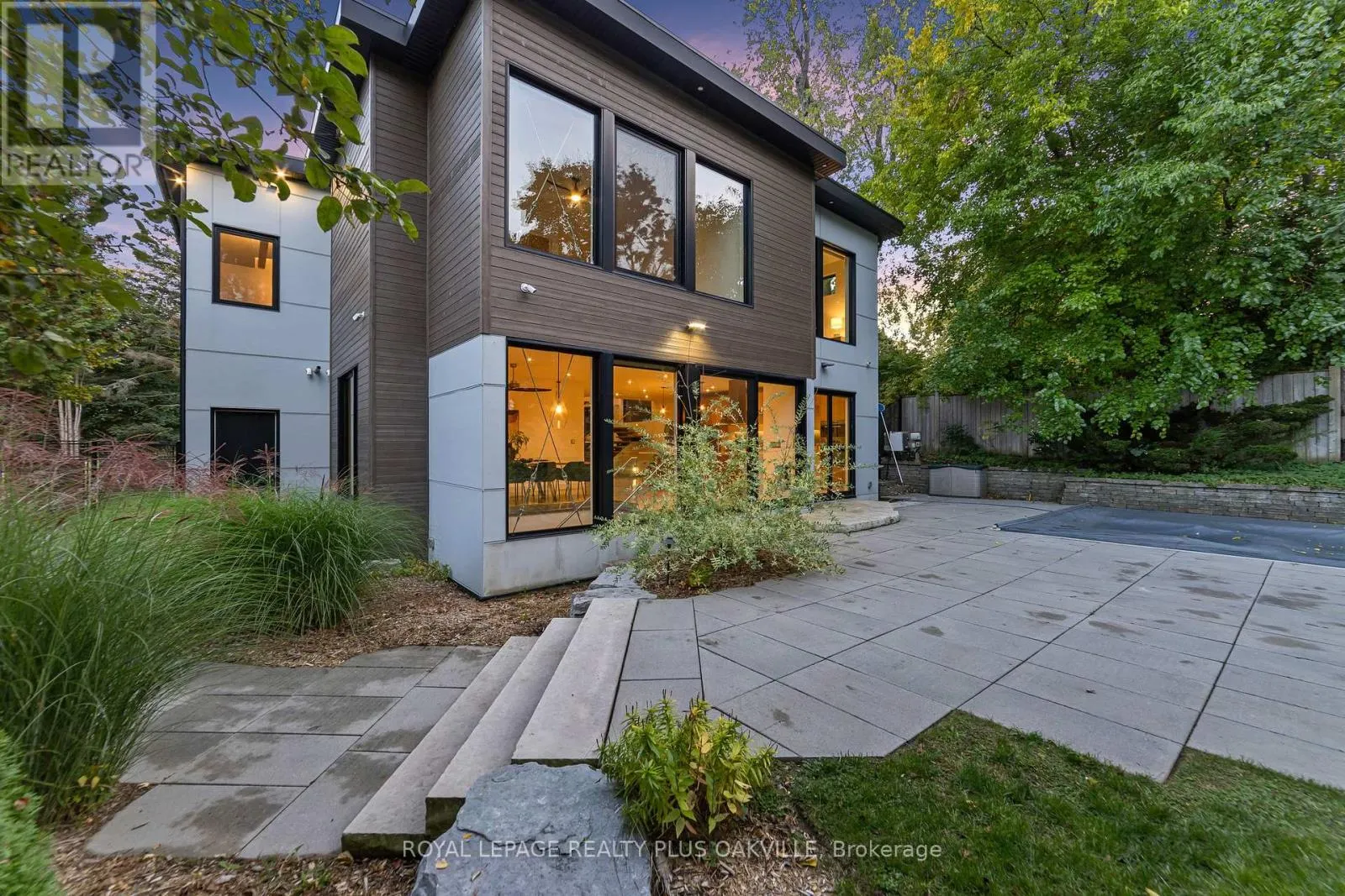 1207 STIRLING DRIVE