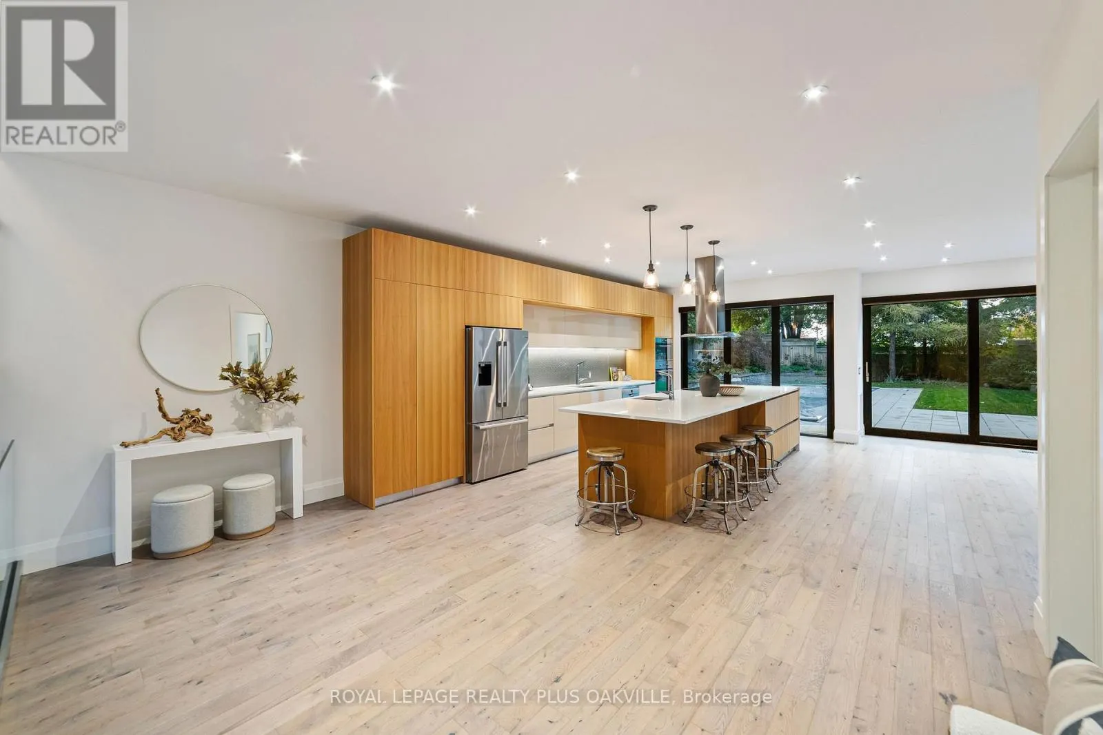 1207 STIRLING DRIVE