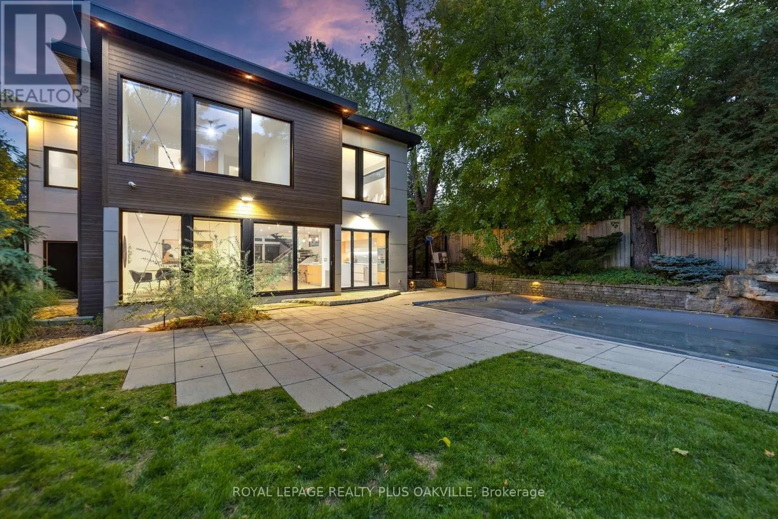 1207 STIRLING DRIVE