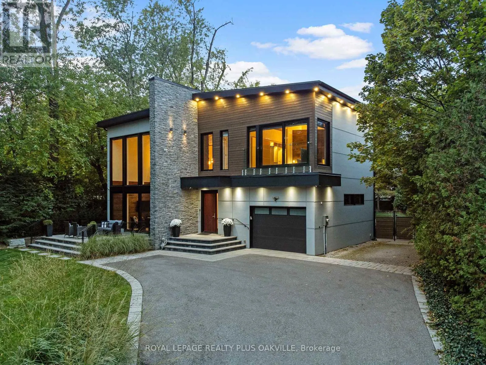 1207 STIRLING DRIVE