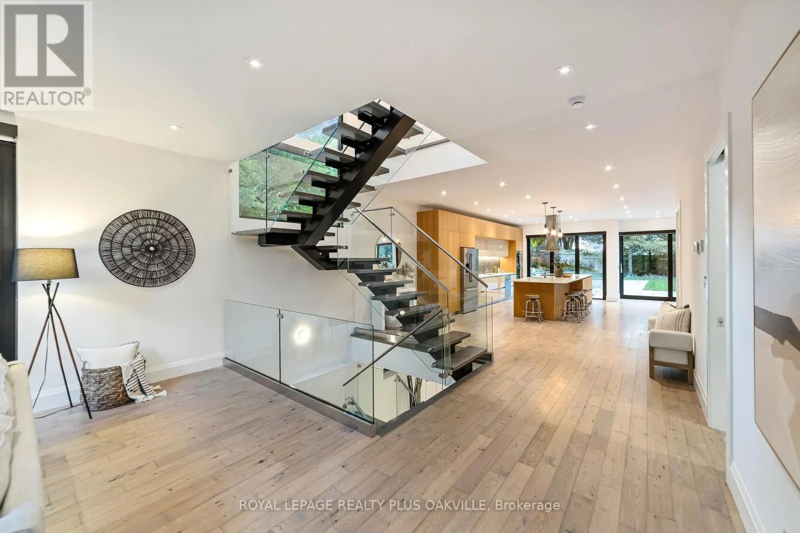 1207 STIRLING DRIVE