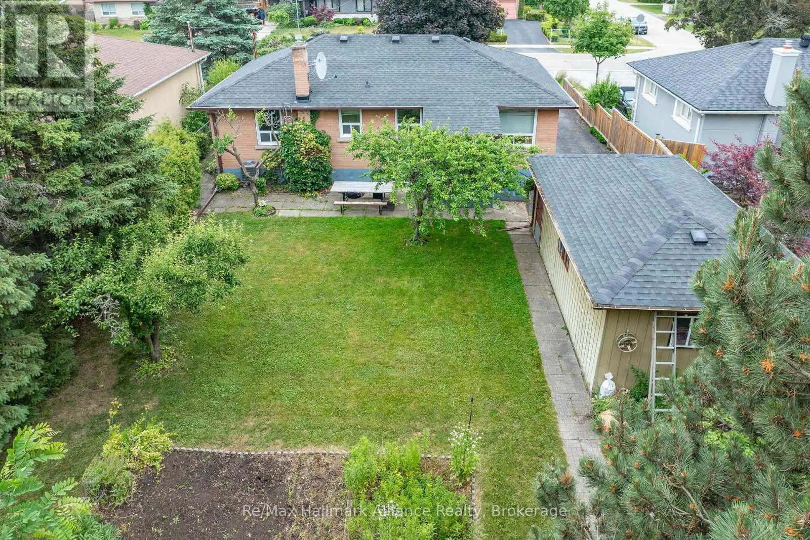 543 PINEGROVE ROAD