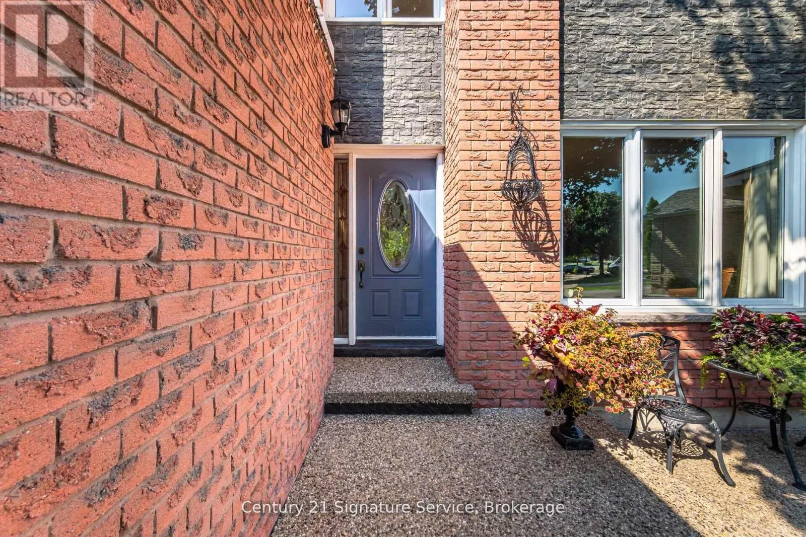 5955 LADYBURN CRESCENT