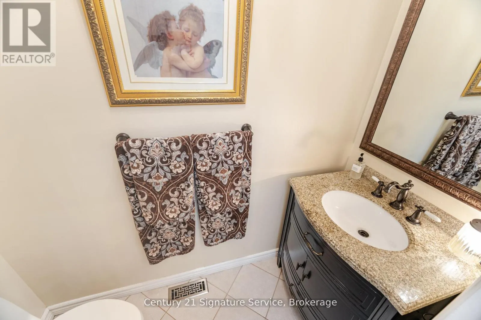 5955 LADYBURN CRESCENT