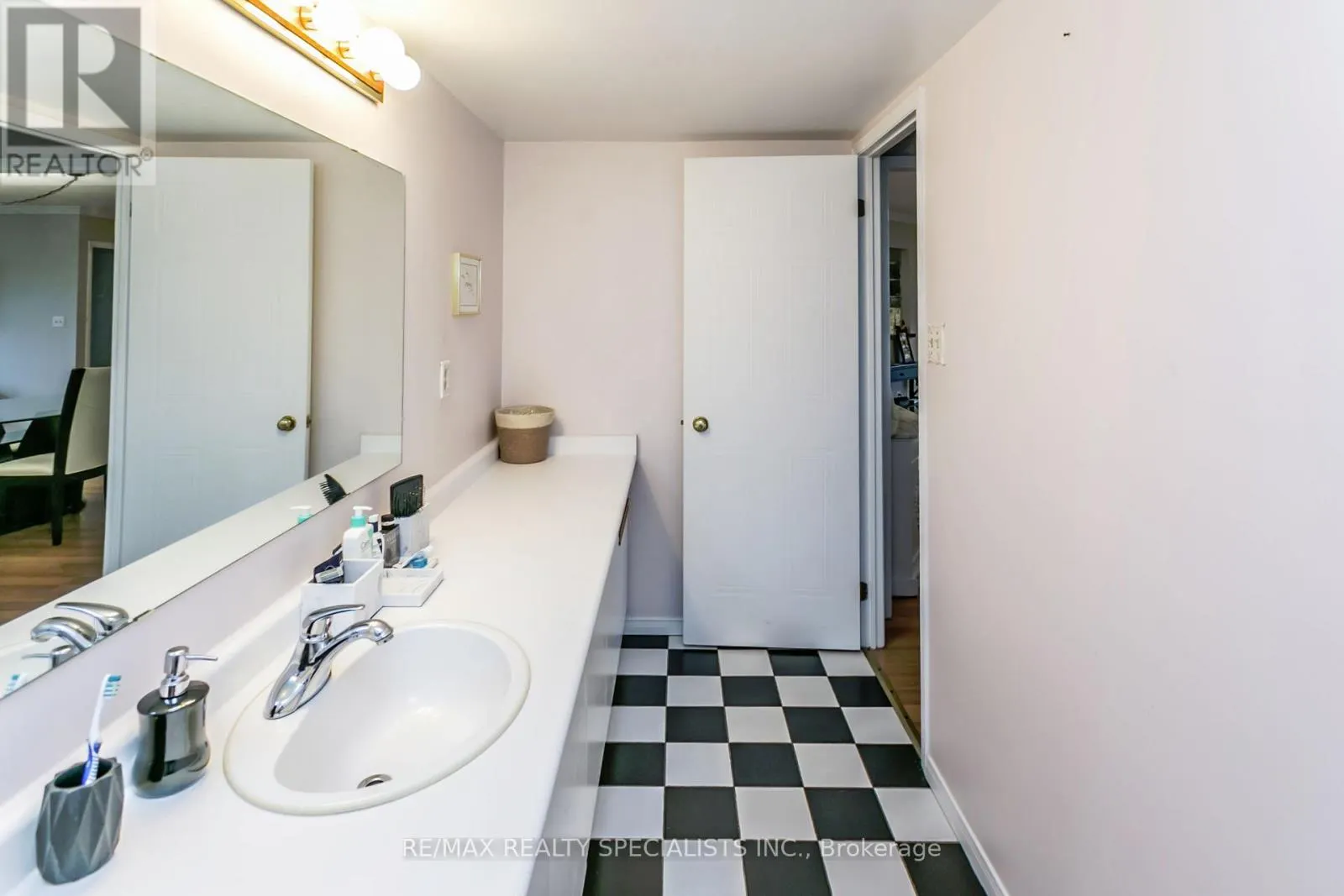 403 - 5080 PINEDALE AVENUE