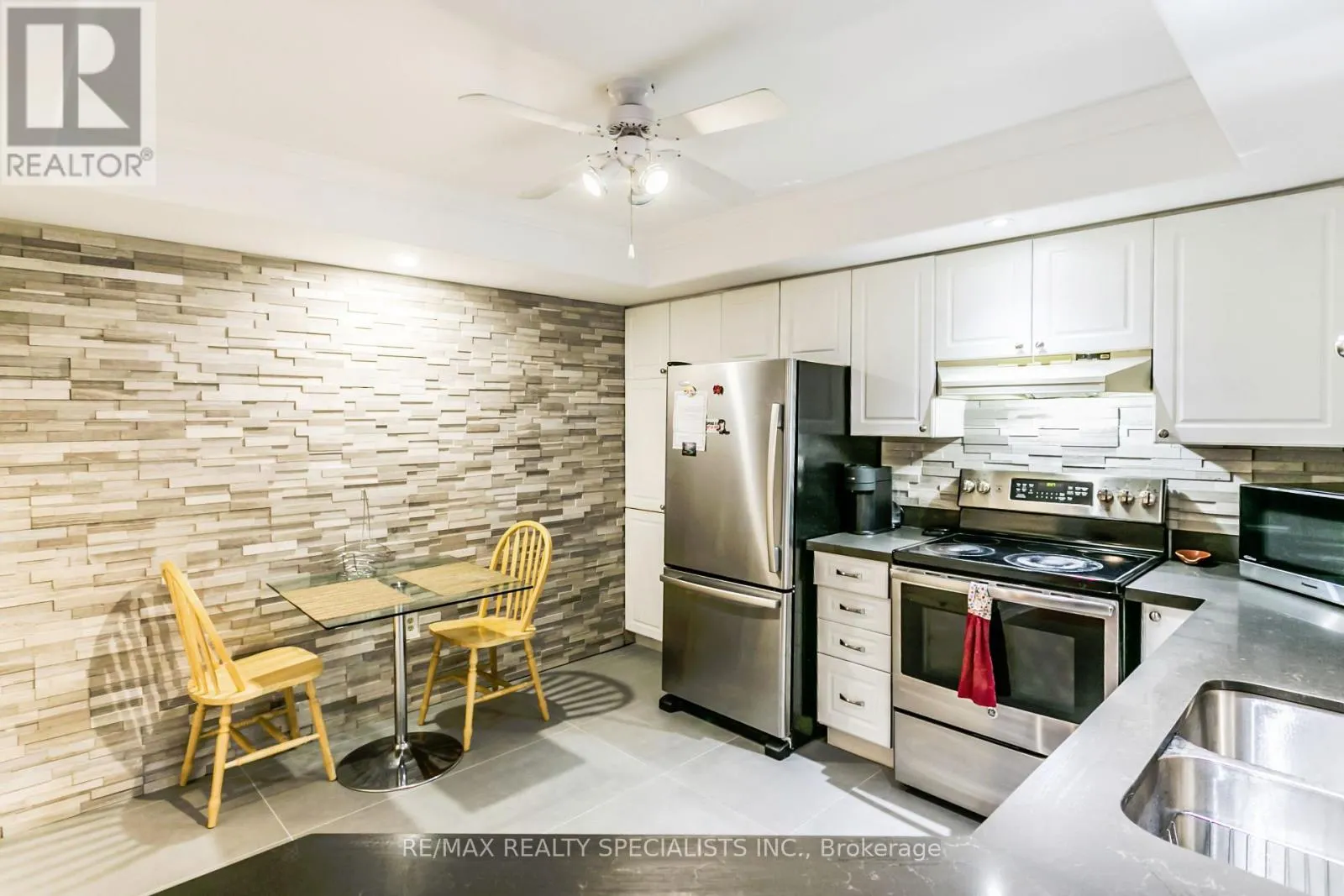 403 - 5080 PINEDALE AVENUE