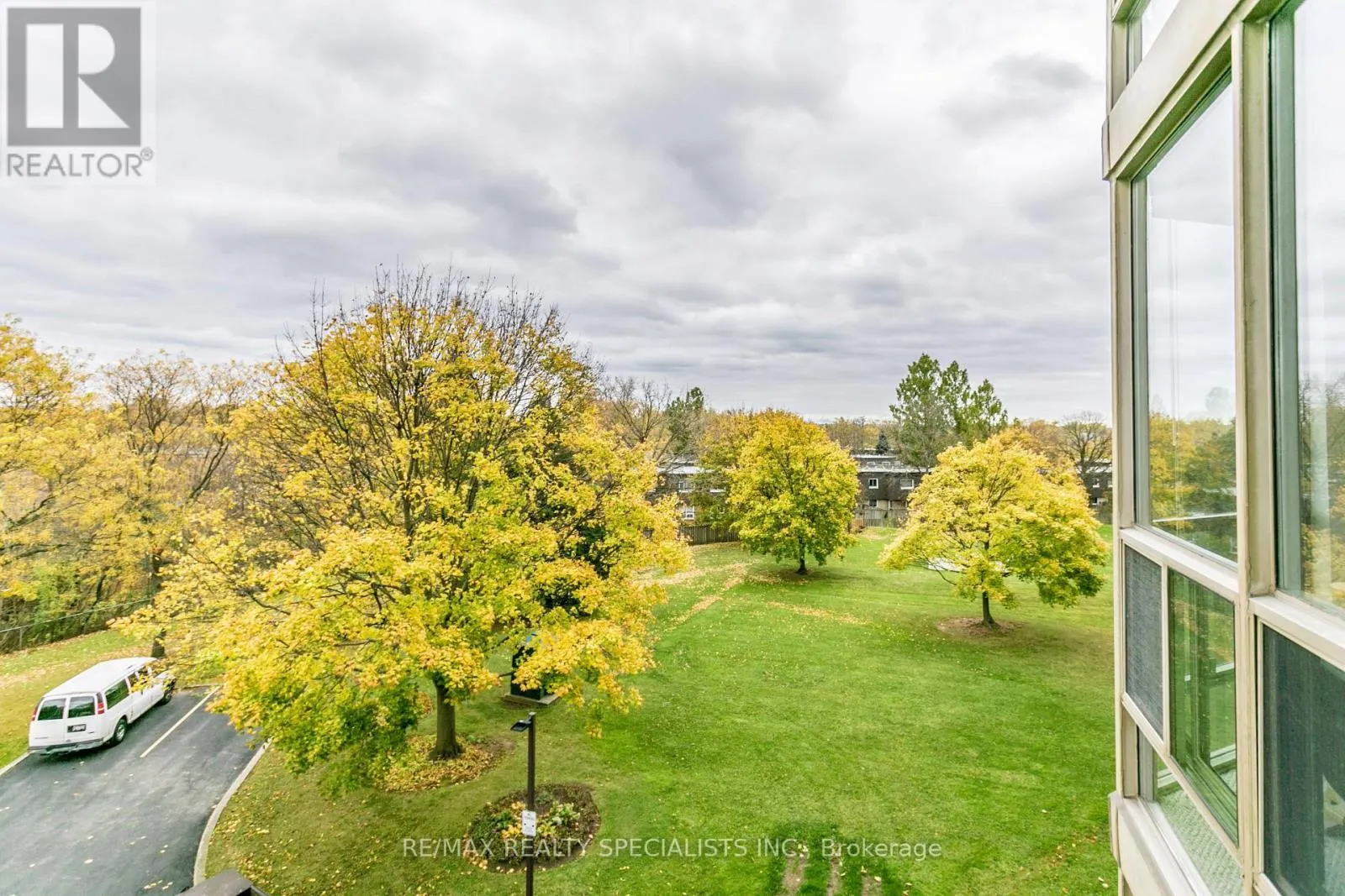403 - 5080 PINEDALE AVENUE