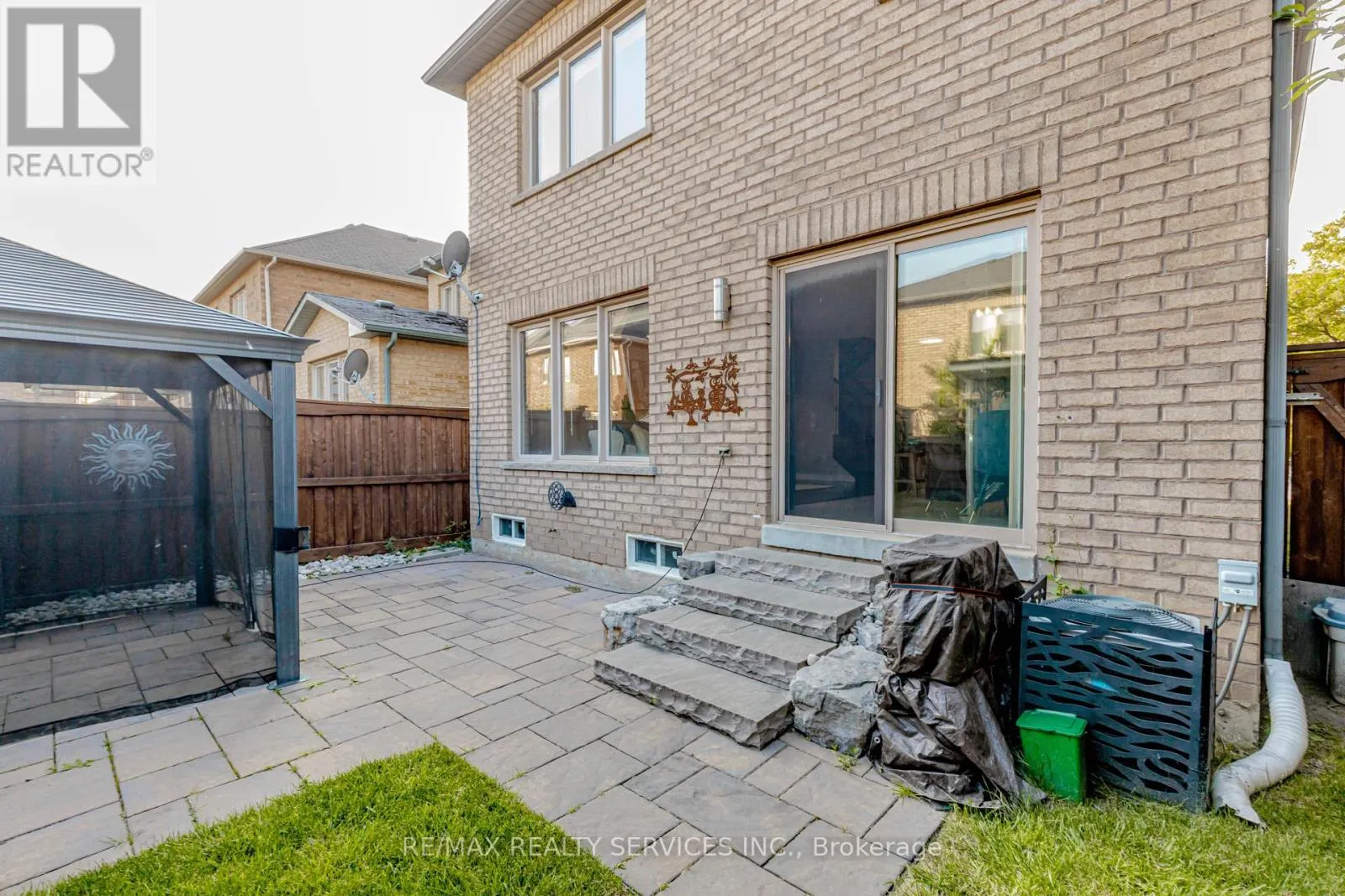 152 WESTON DRIVE