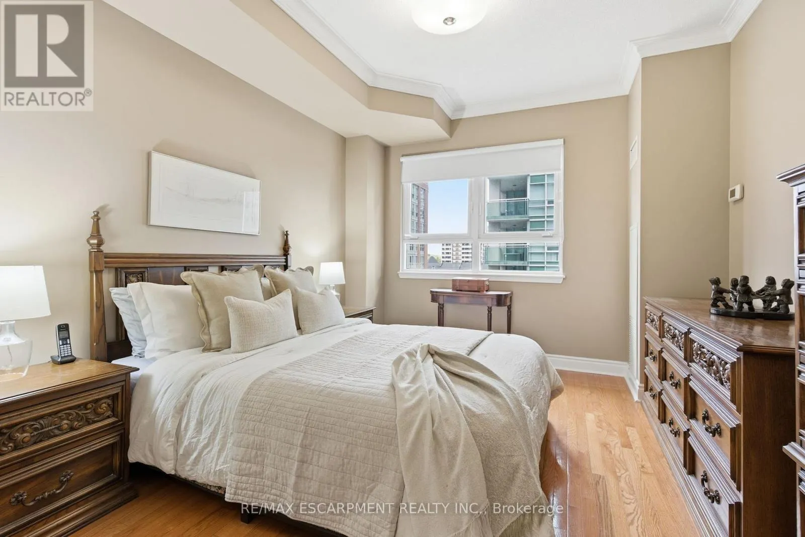 512 - 399 ELIZABETH STREET