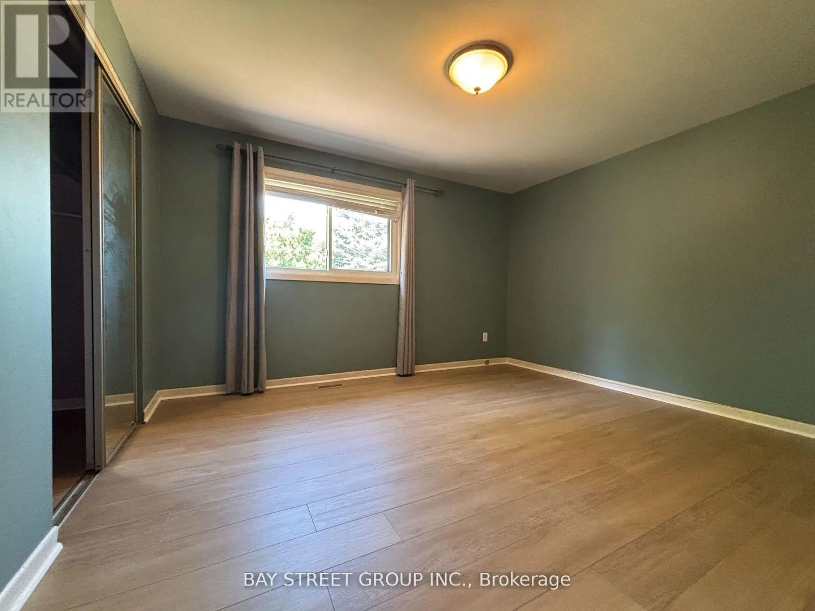 632 ARDLEIGH CRESCENT