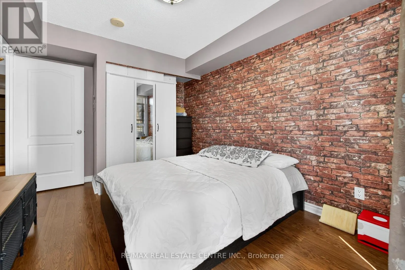 2101 - 4090 LIVING ARTS DRIVE