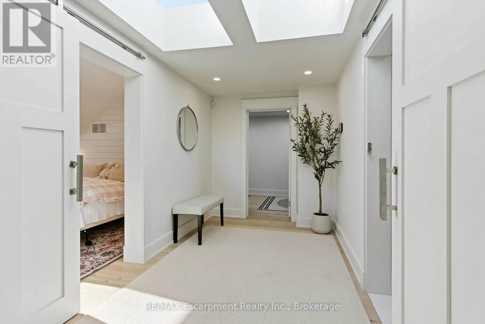 1110 LAKESHORE ROAD W
