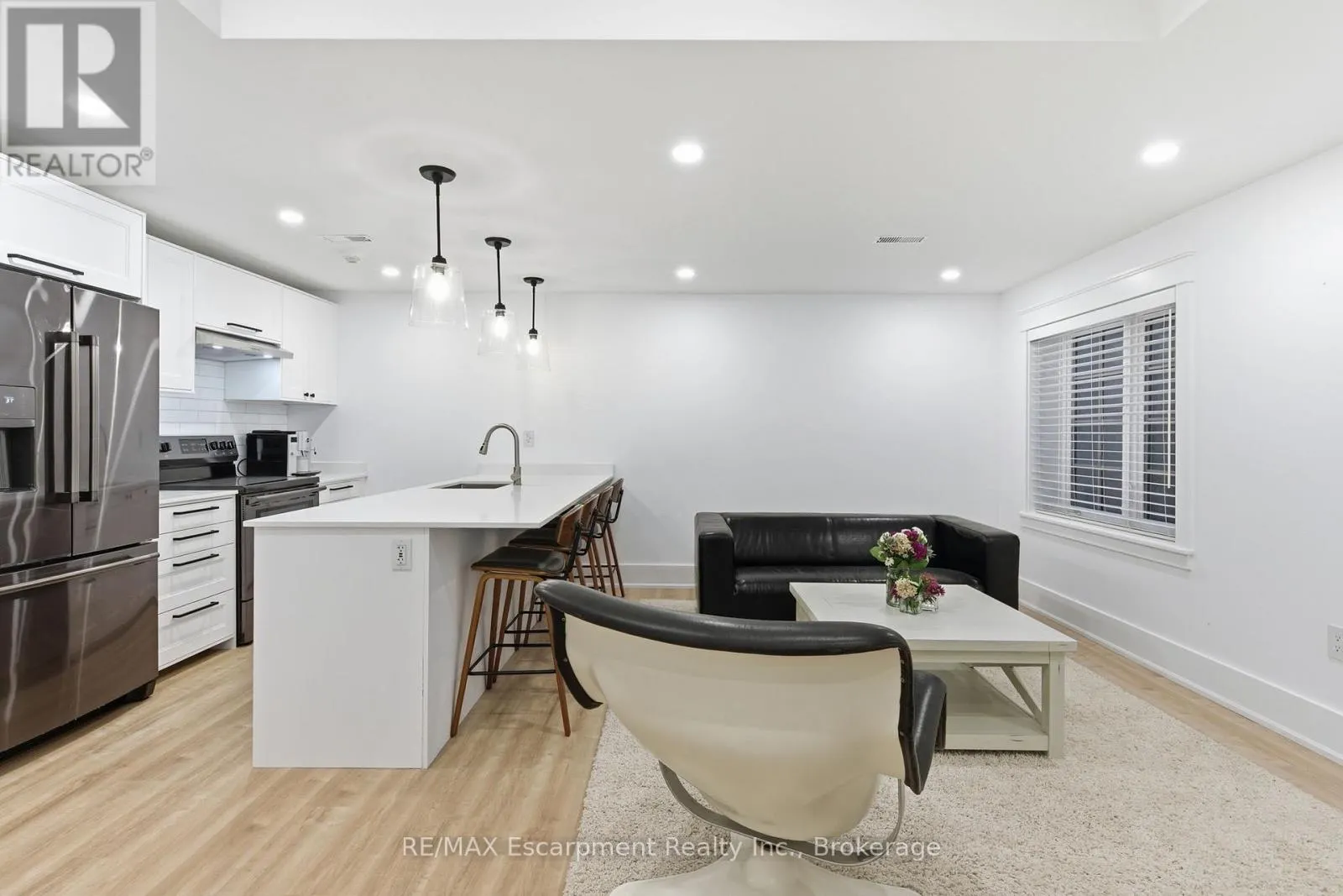 1110 LAKESHORE ROAD W