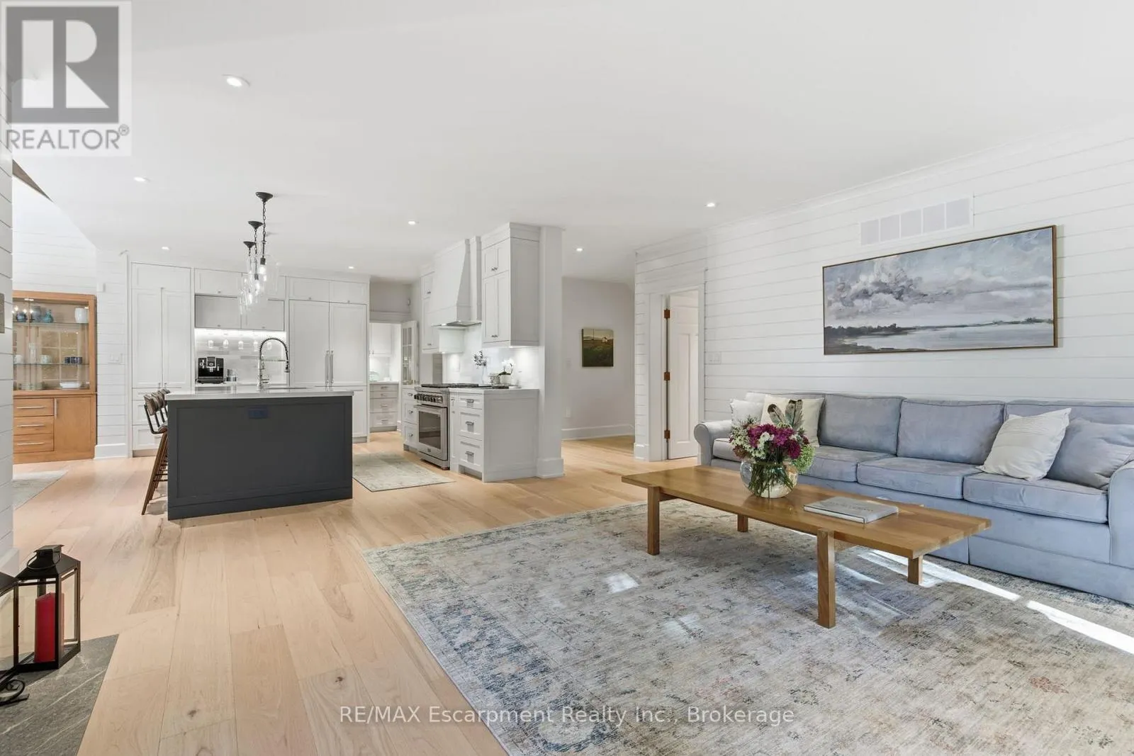 1110 LAKESHORE ROAD W