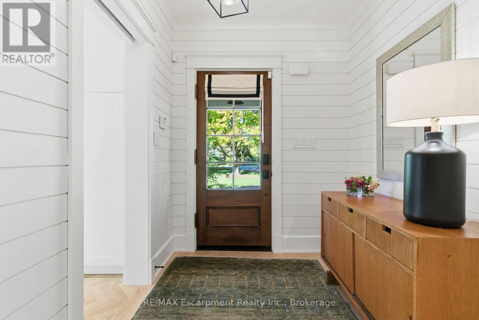 1110 LAKESHORE ROAD W