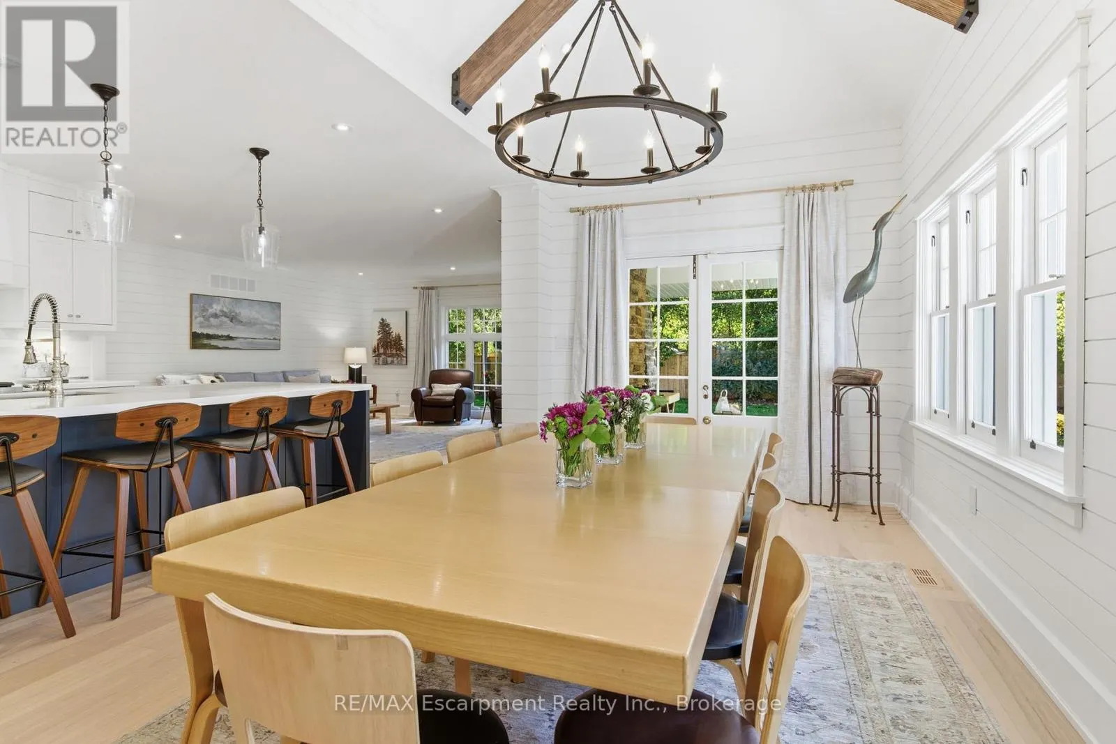 1110 LAKESHORE ROAD W
