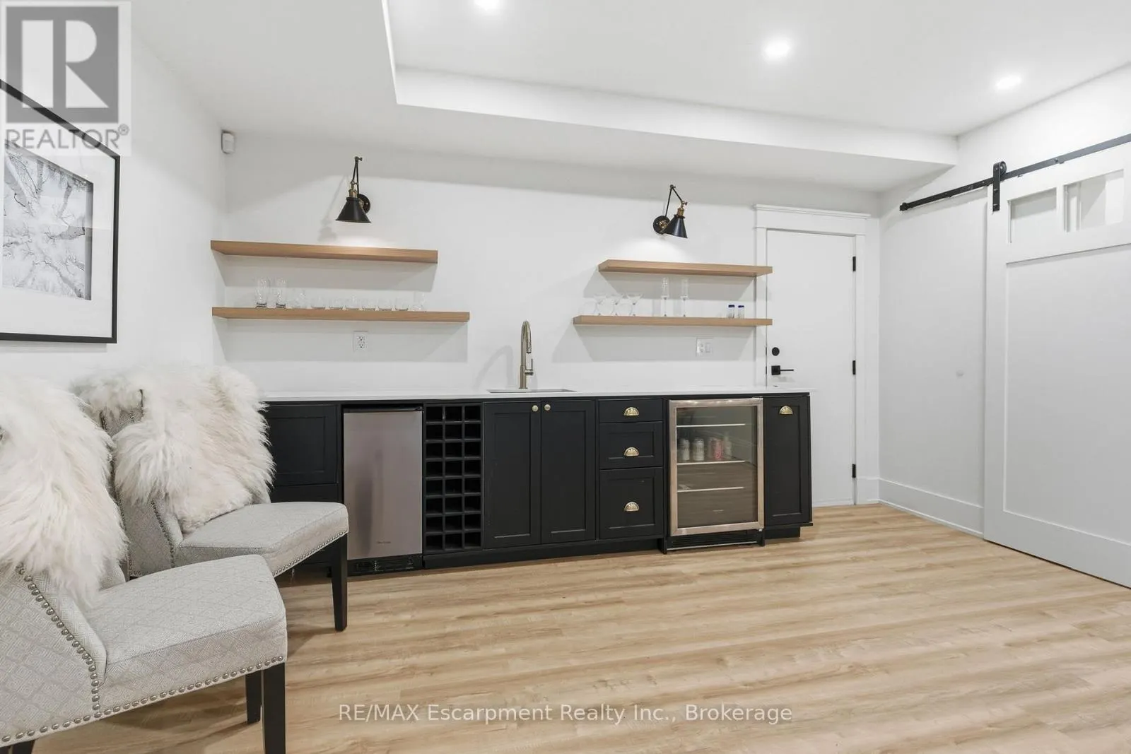 1110 LAKESHORE ROAD W