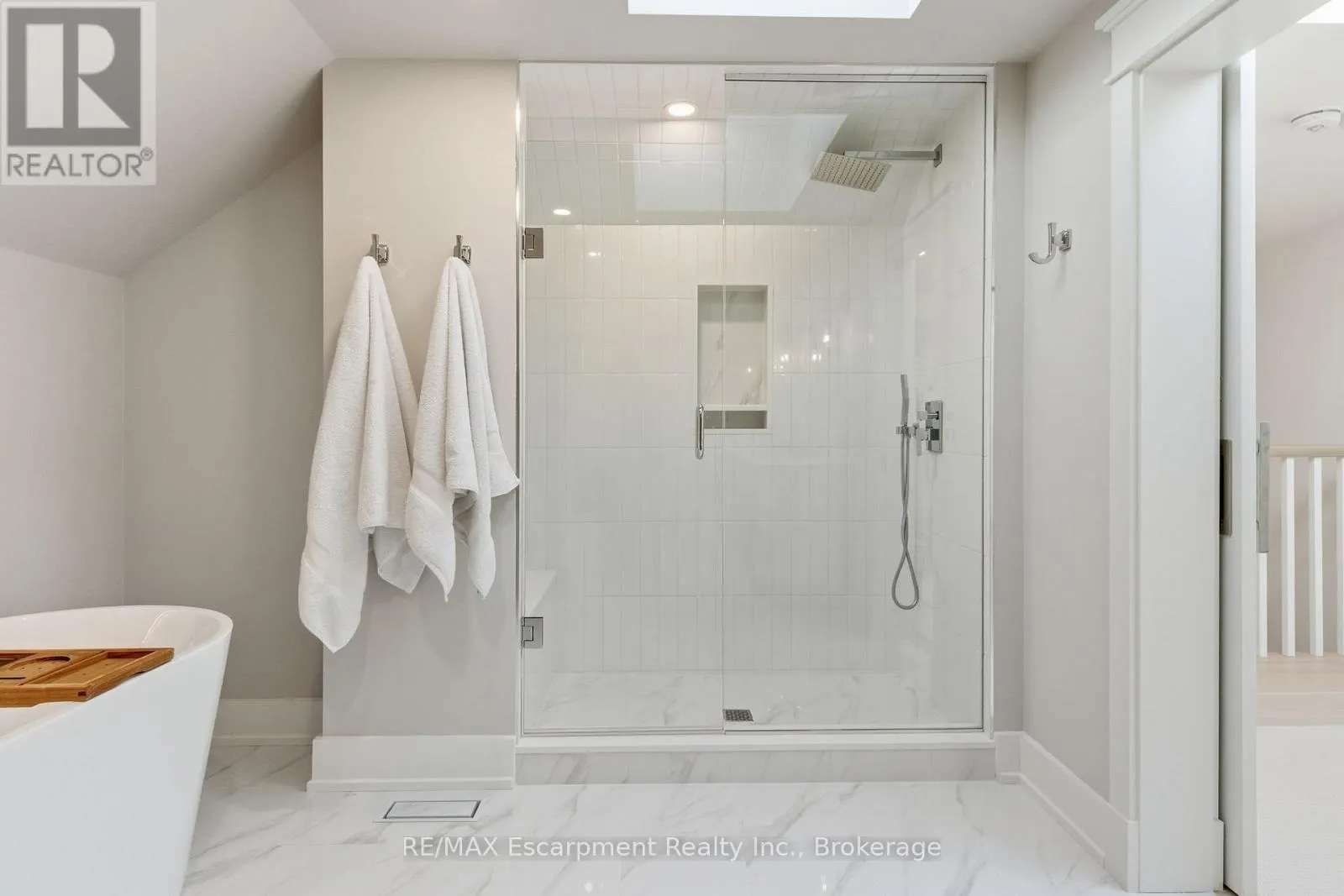 1110 LAKESHORE ROAD W