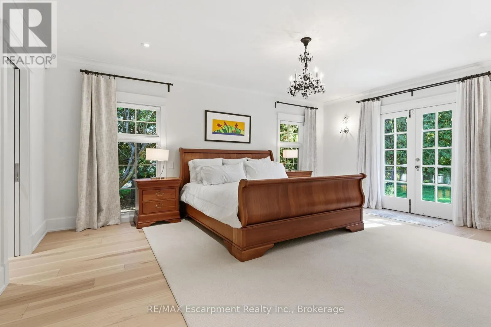 1110 LAKESHORE ROAD W