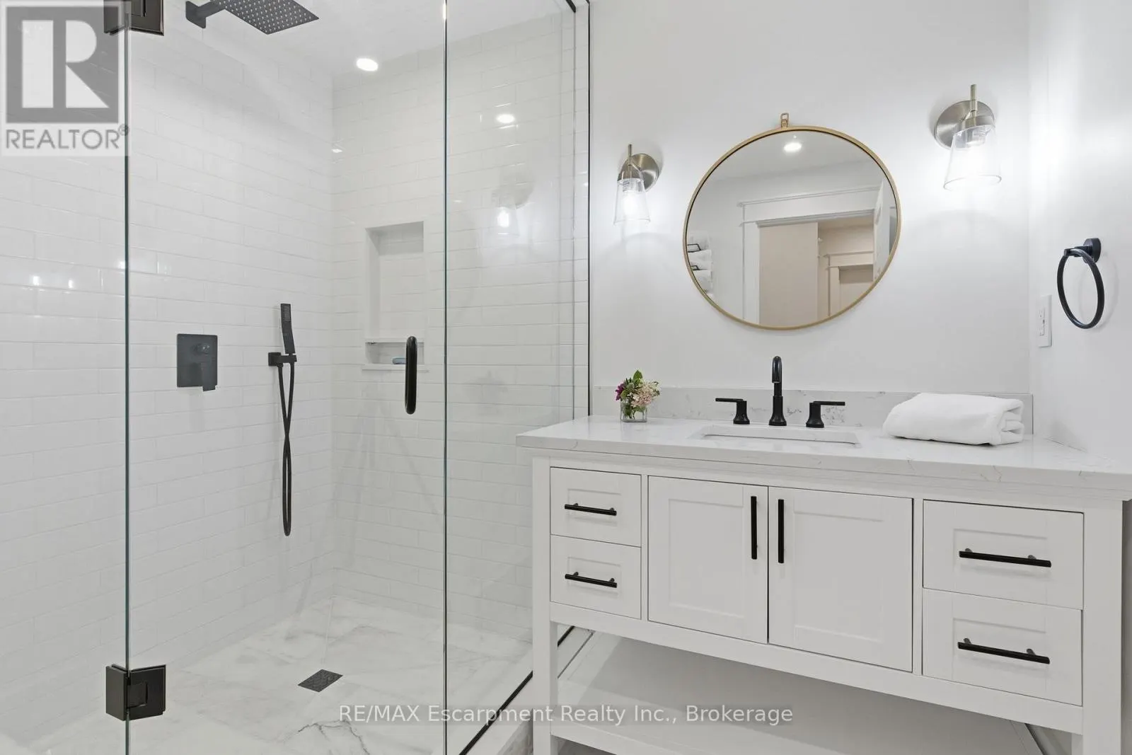 1110 LAKESHORE ROAD W