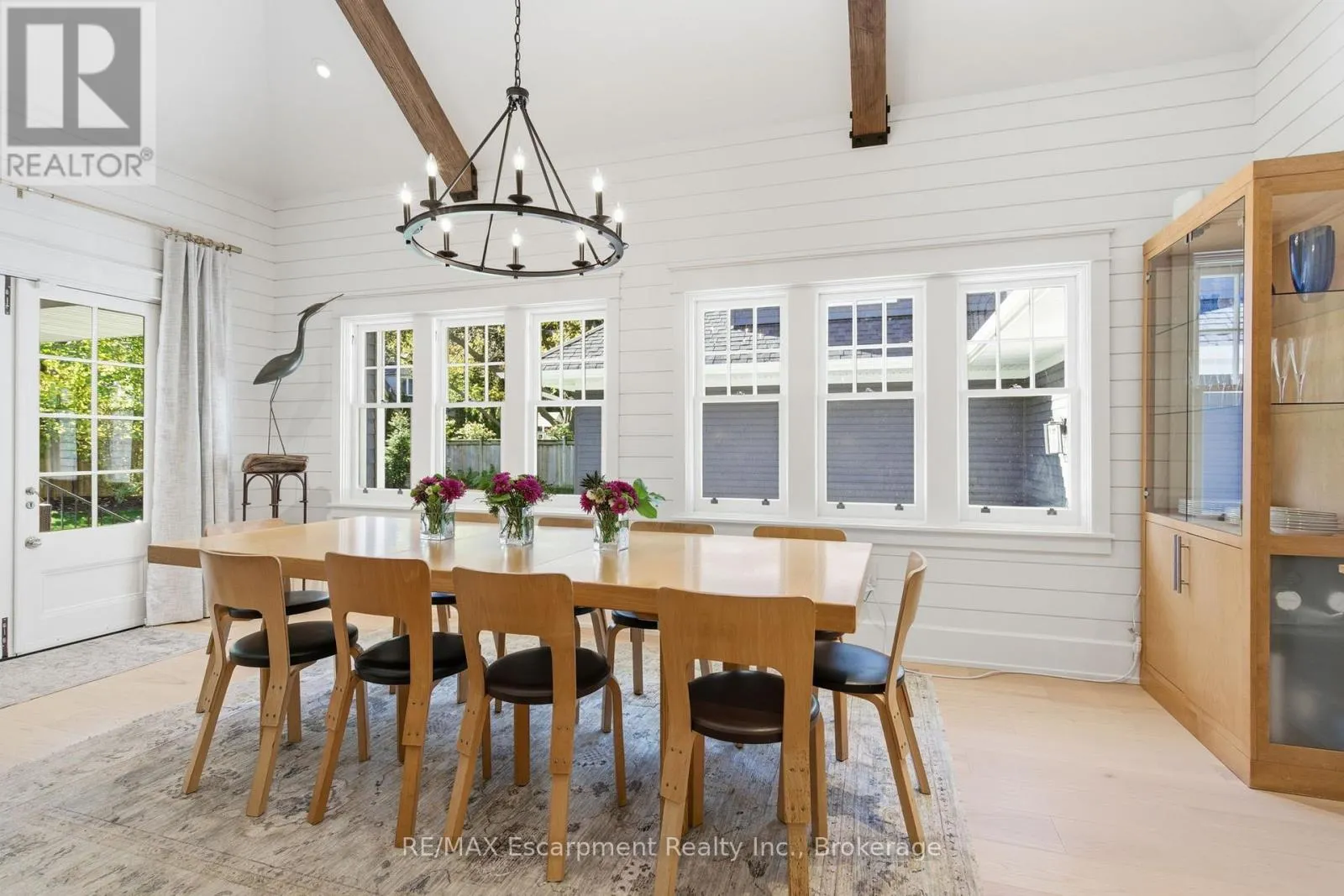 1110 LAKESHORE ROAD W