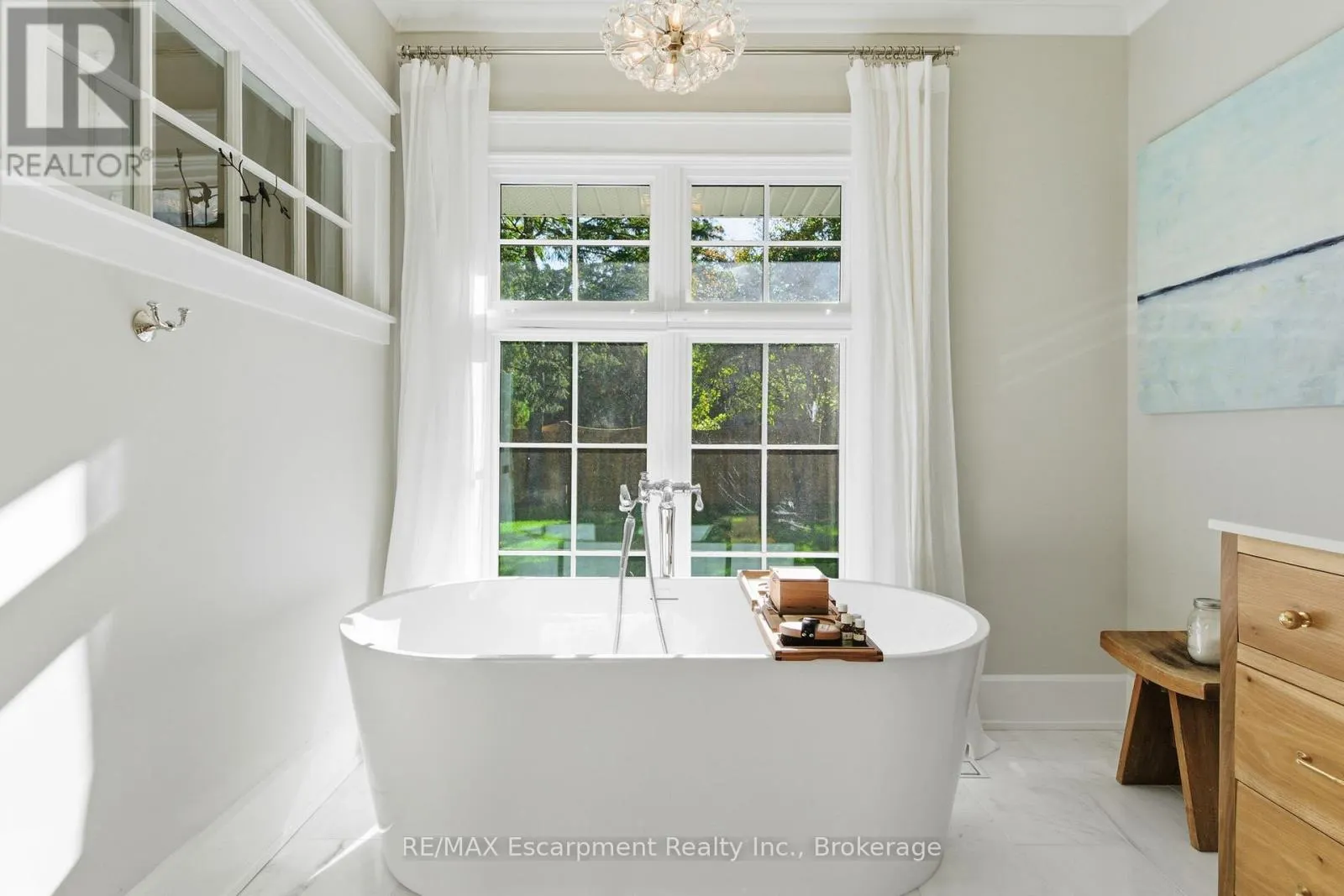1110 LAKESHORE ROAD W