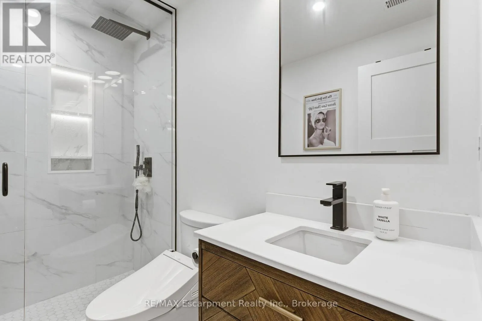 1110 LAKESHORE ROAD W