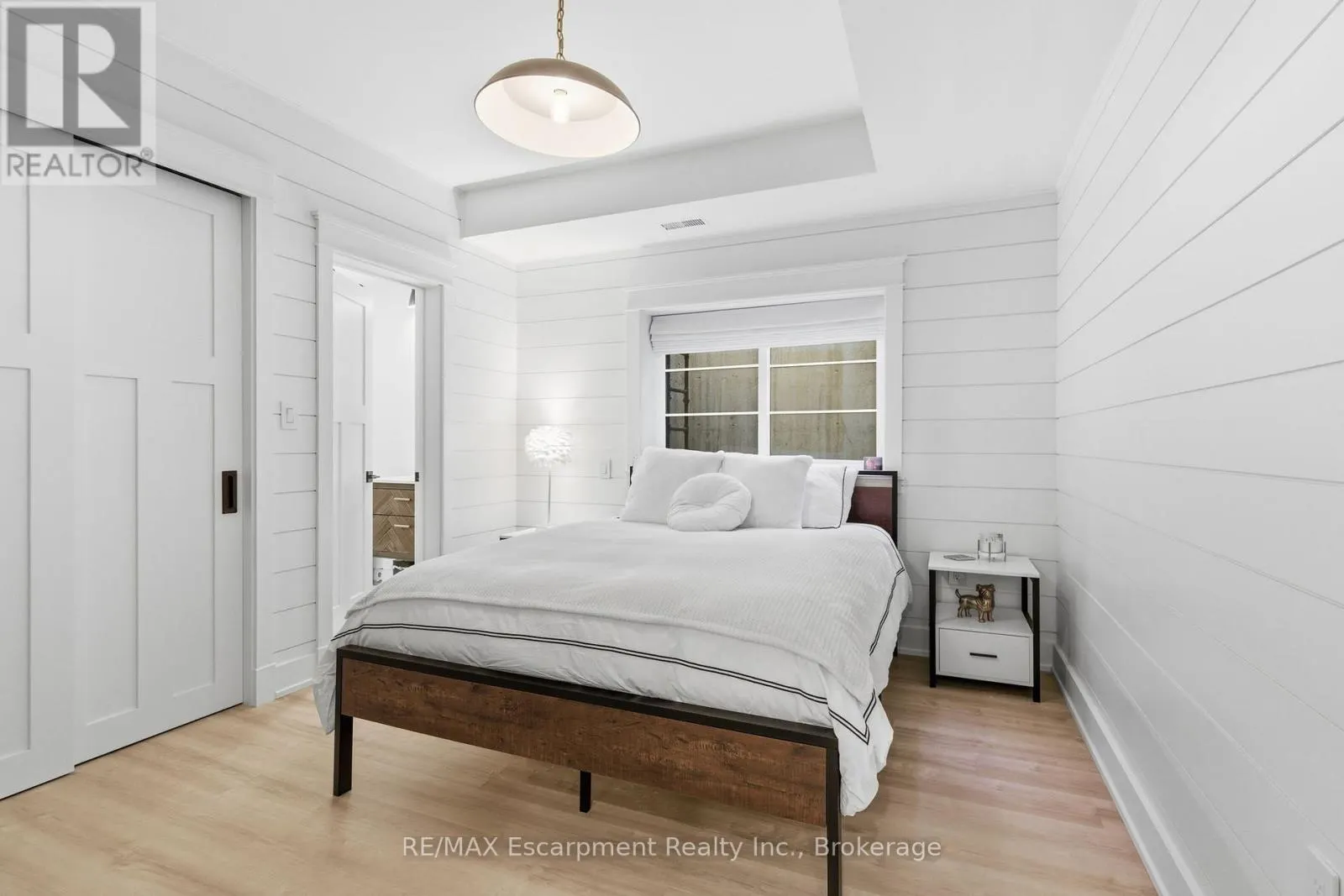 1110 LAKESHORE ROAD W