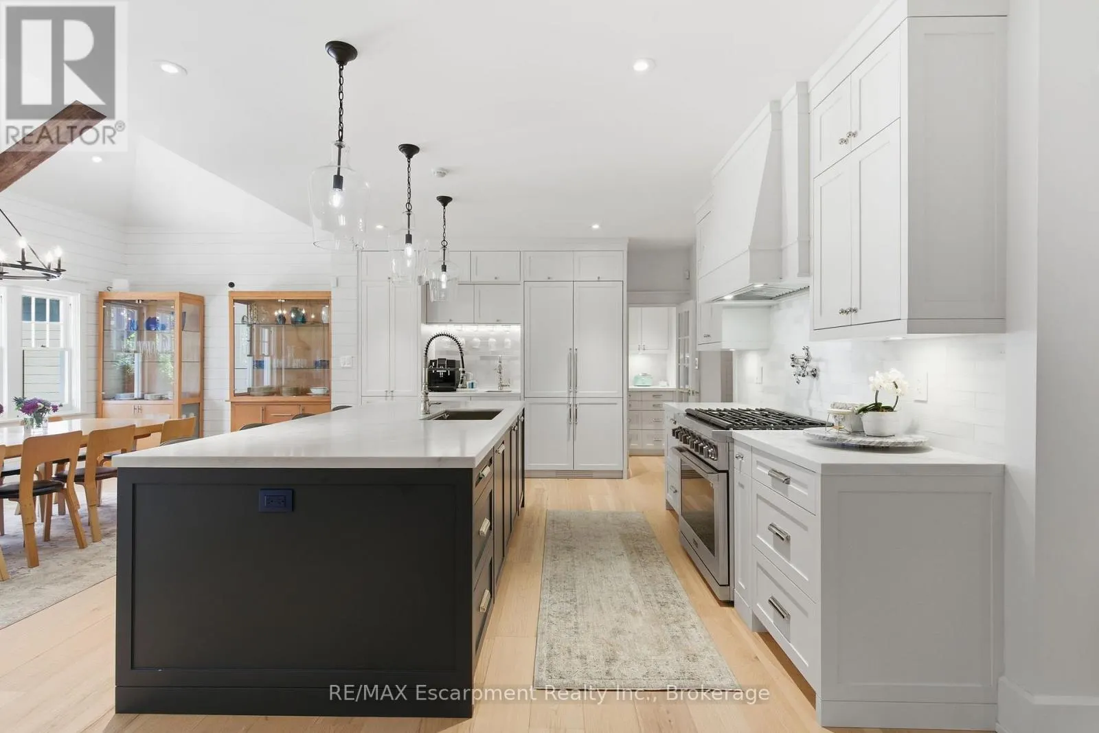 1110 LAKESHORE ROAD W