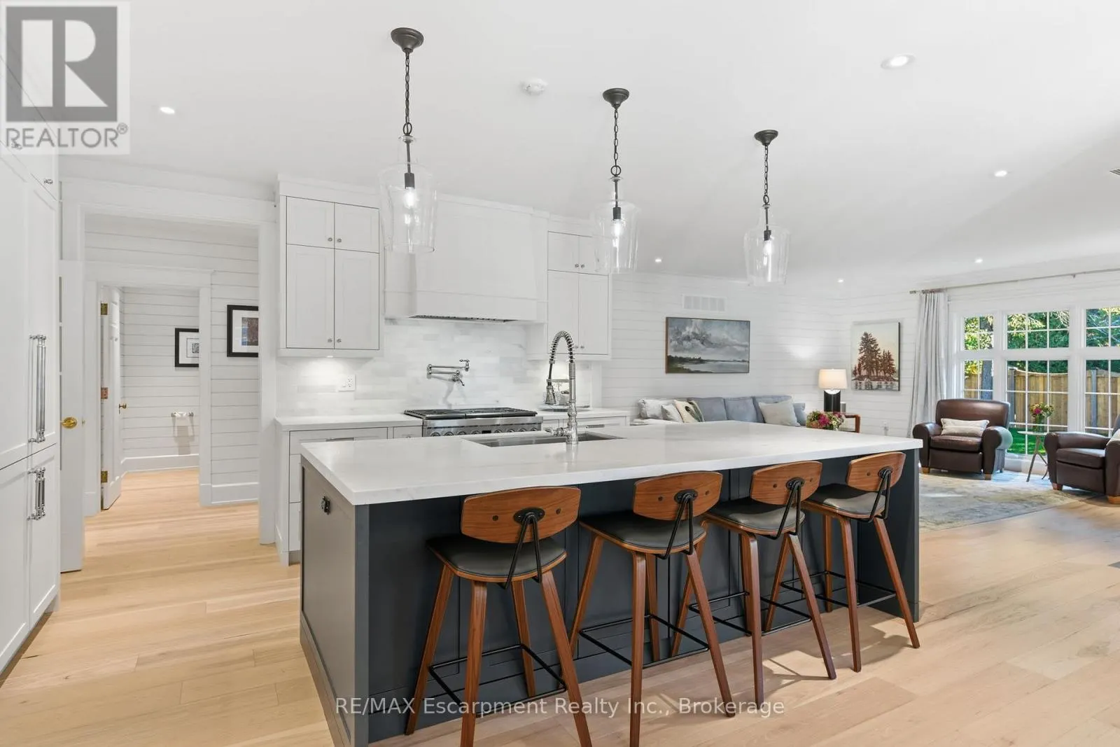 1110 LAKESHORE ROAD W