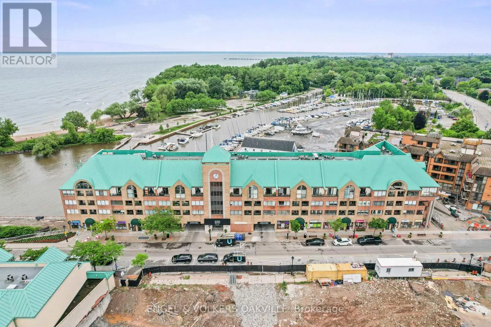416 - 100 BRONTE ROAD