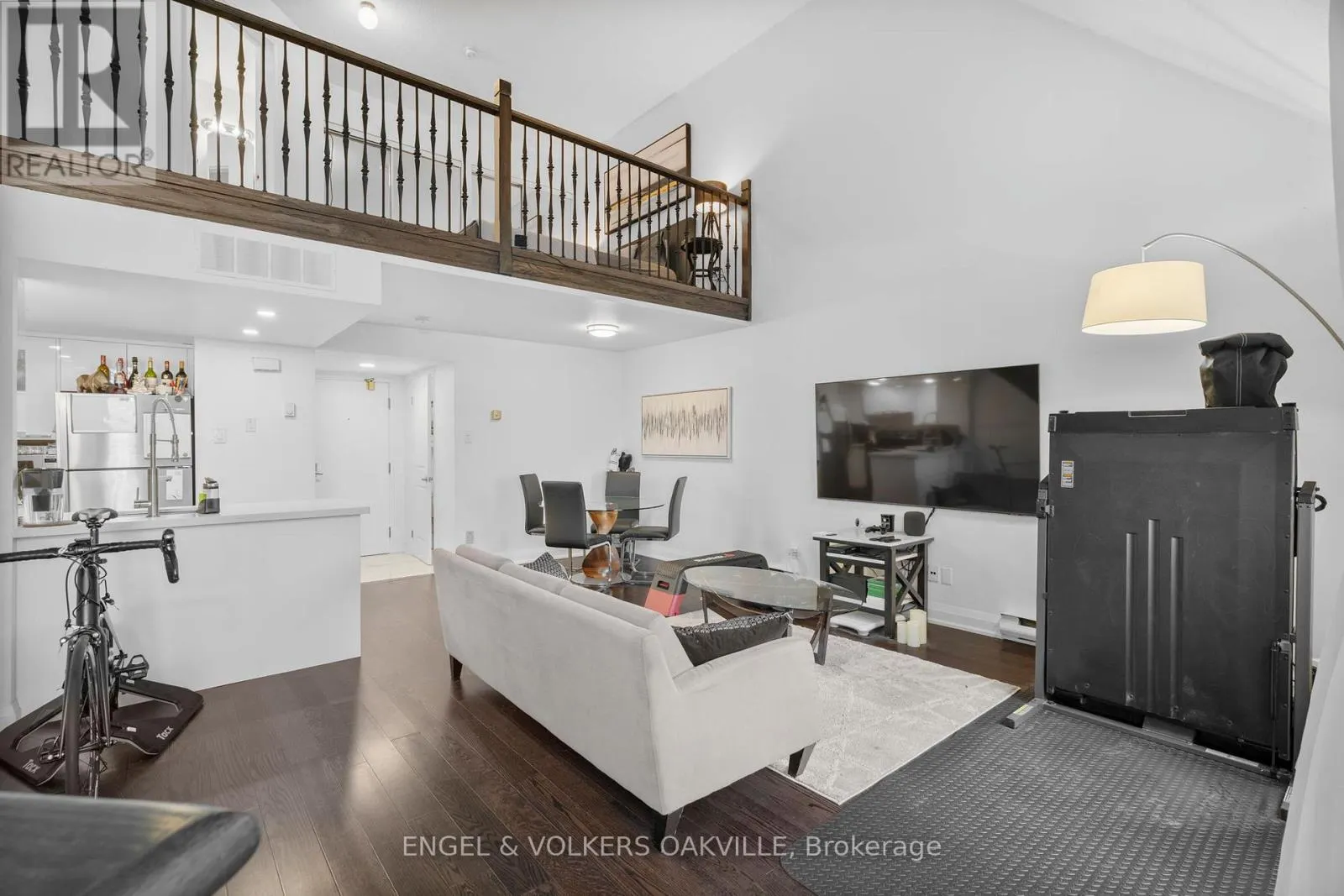 416 - 100 BRONTE ROAD