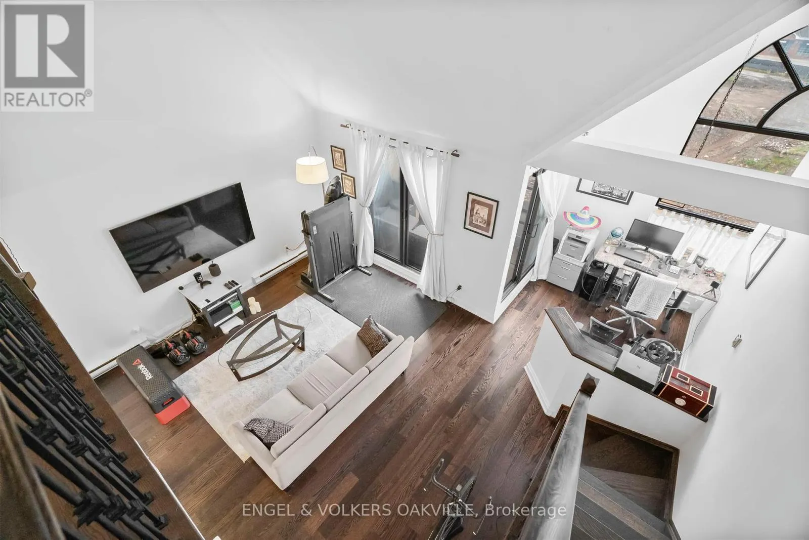 416 - 100 BRONTE ROAD