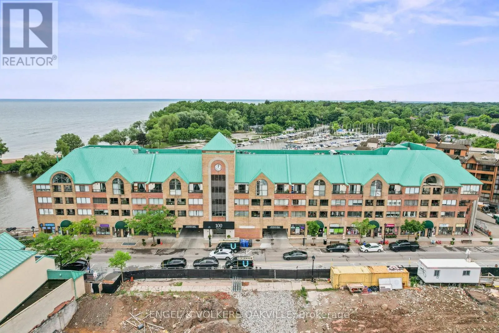 416 - 100 BRONTE ROAD