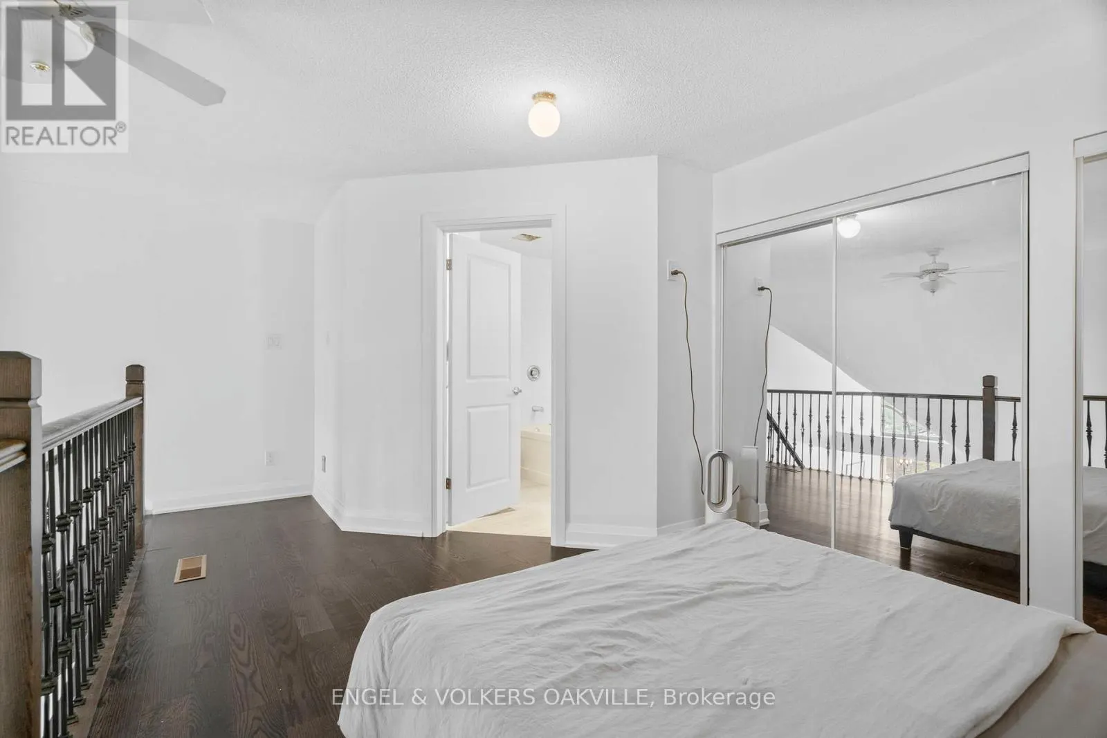 416 - 100 BRONTE ROAD